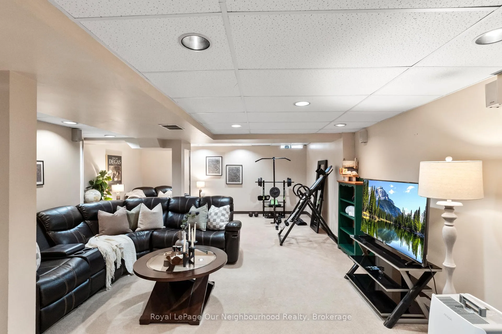 Photo 27 of 61 Fry Crescent, Clarington, Bowmanville — HOMEH