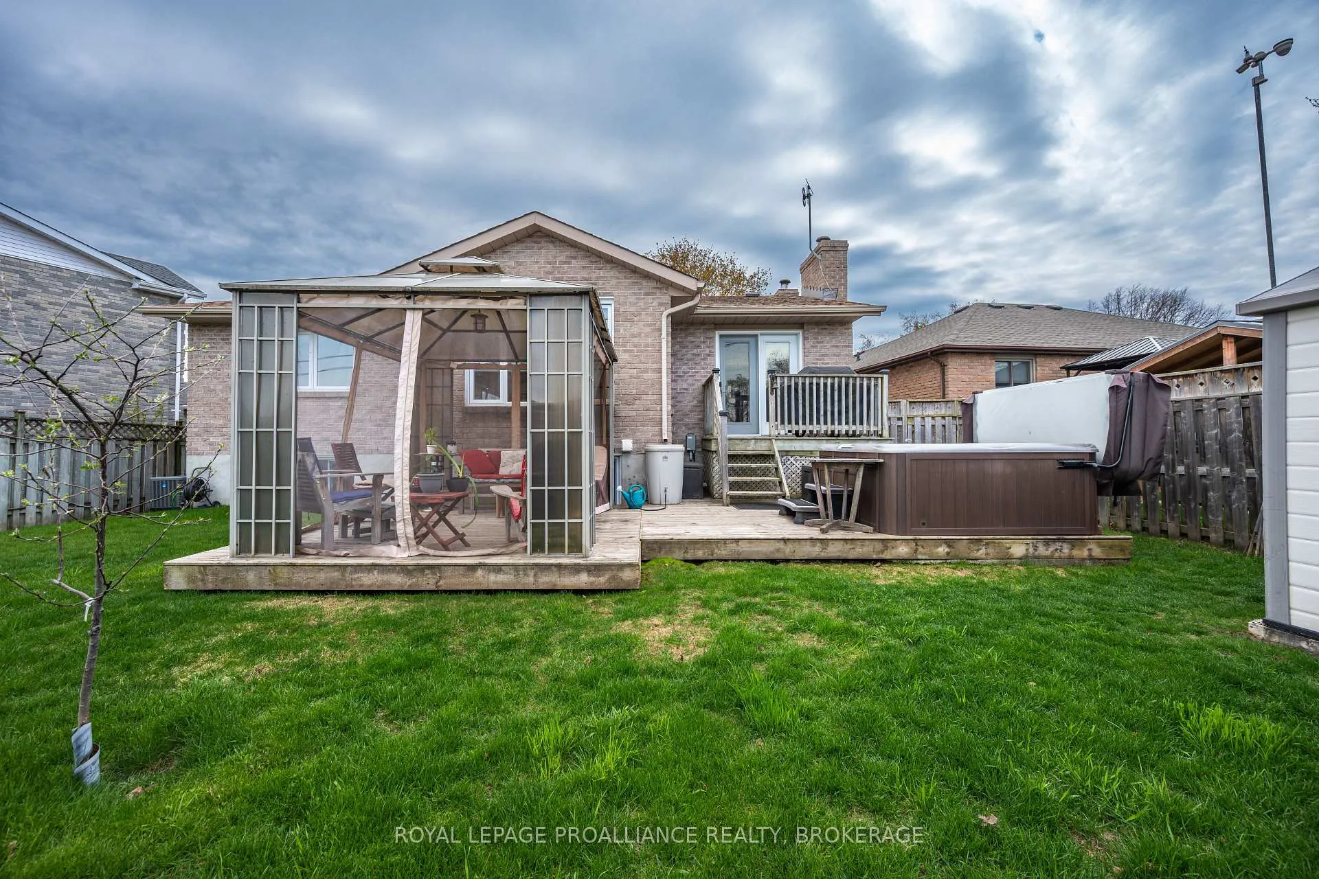 Photo 5 of 1048 Palmerston Crescent, Kingston, North of Taylor-Kidd Blvd — HOMEH