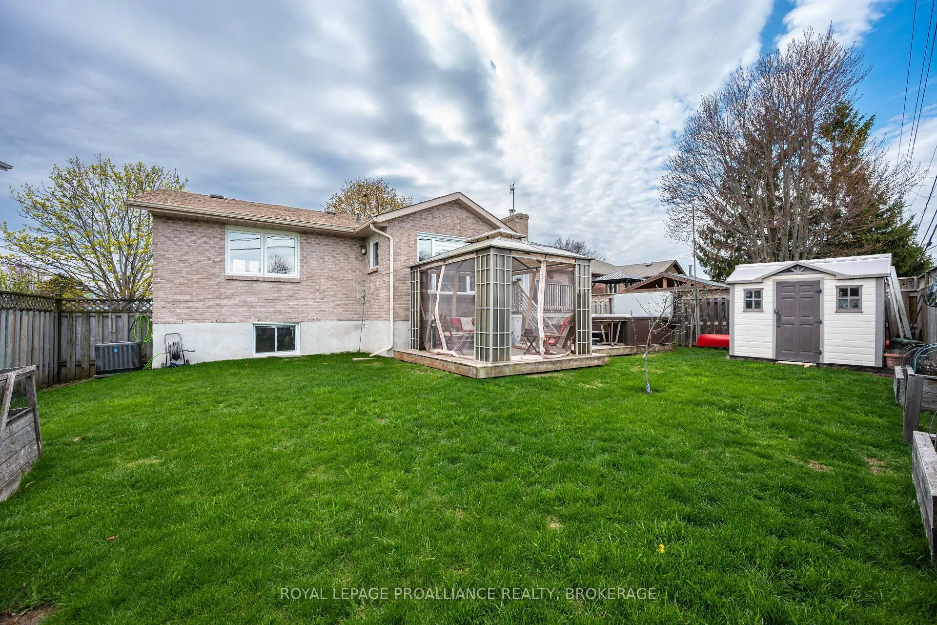 Photo 6 of 1048 Palmerston Crescent, Kingston, North of Taylor-Kidd Blvd — HOMEH