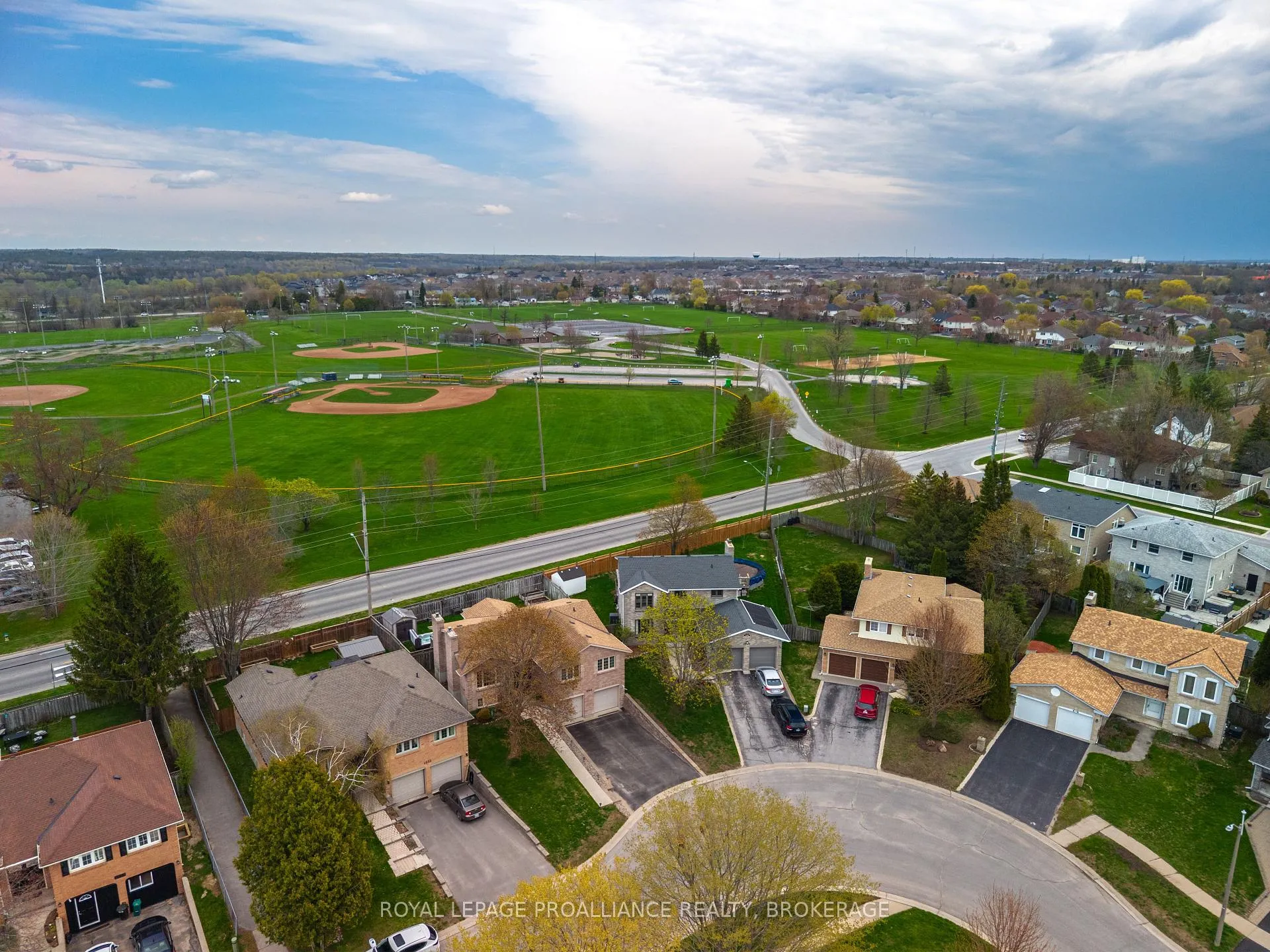 Photo 13 of 1048 Palmerston Crescent, Kingston, North of Taylor-Kidd Blvd — HOMEH
