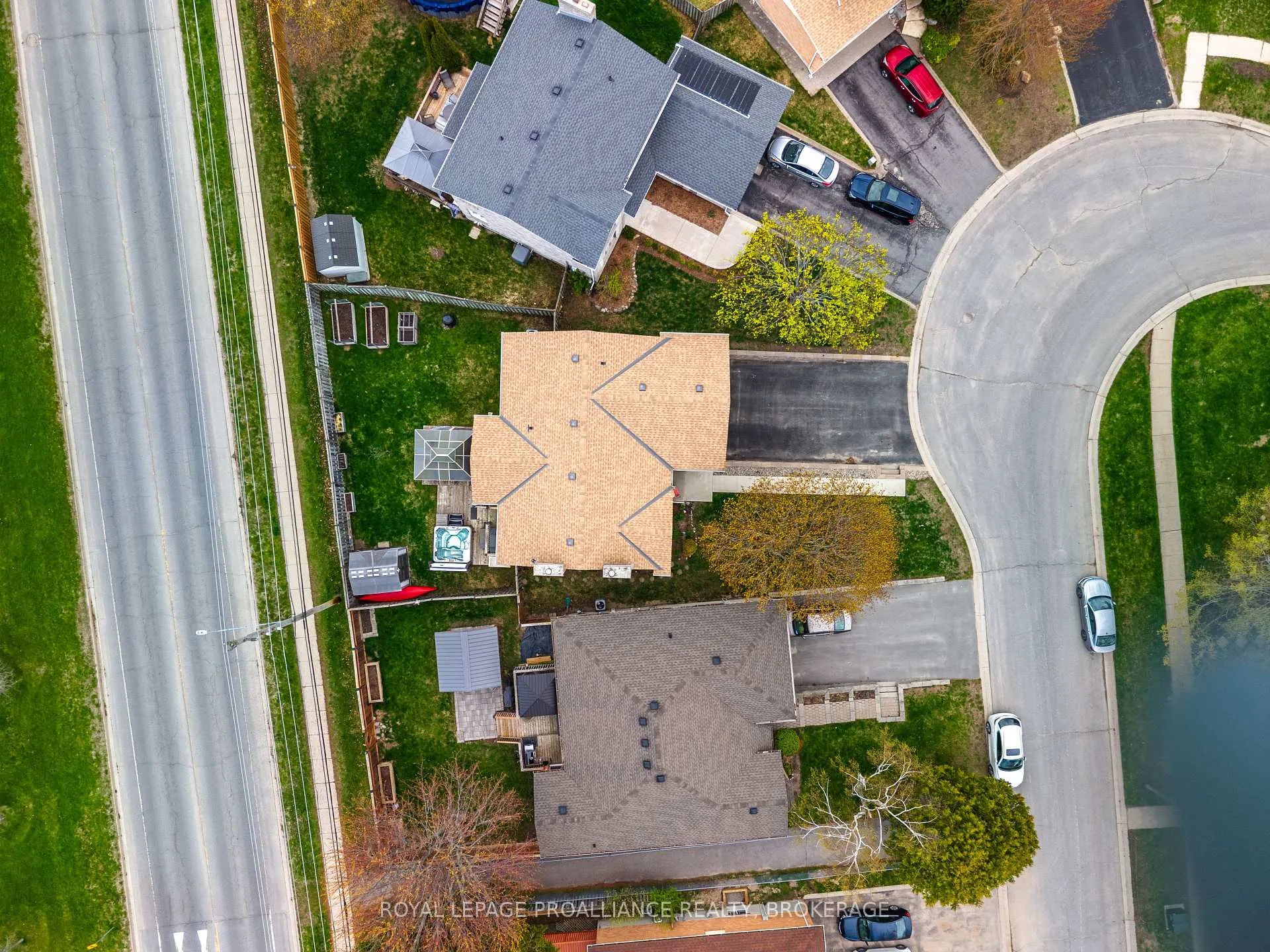 Photo 14 of 1048 Palmerston Crescent, Kingston, North of Taylor-Kidd Blvd — HOMEH
