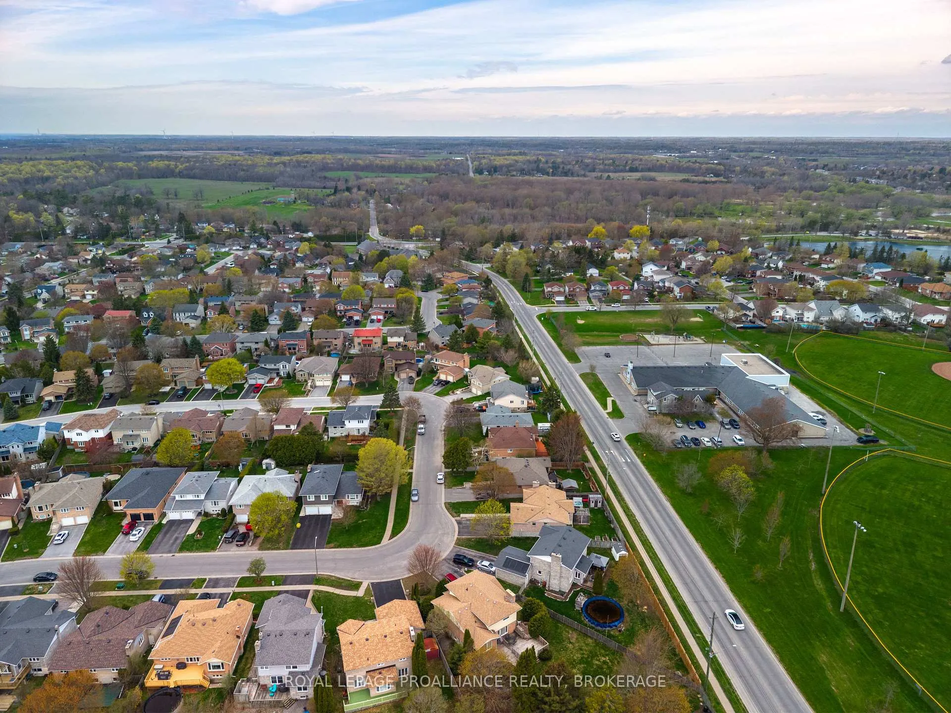 Photo 17 of 1048 Palmerston Crescent, Kingston, North of Taylor-Kidd Blvd — HOMEH