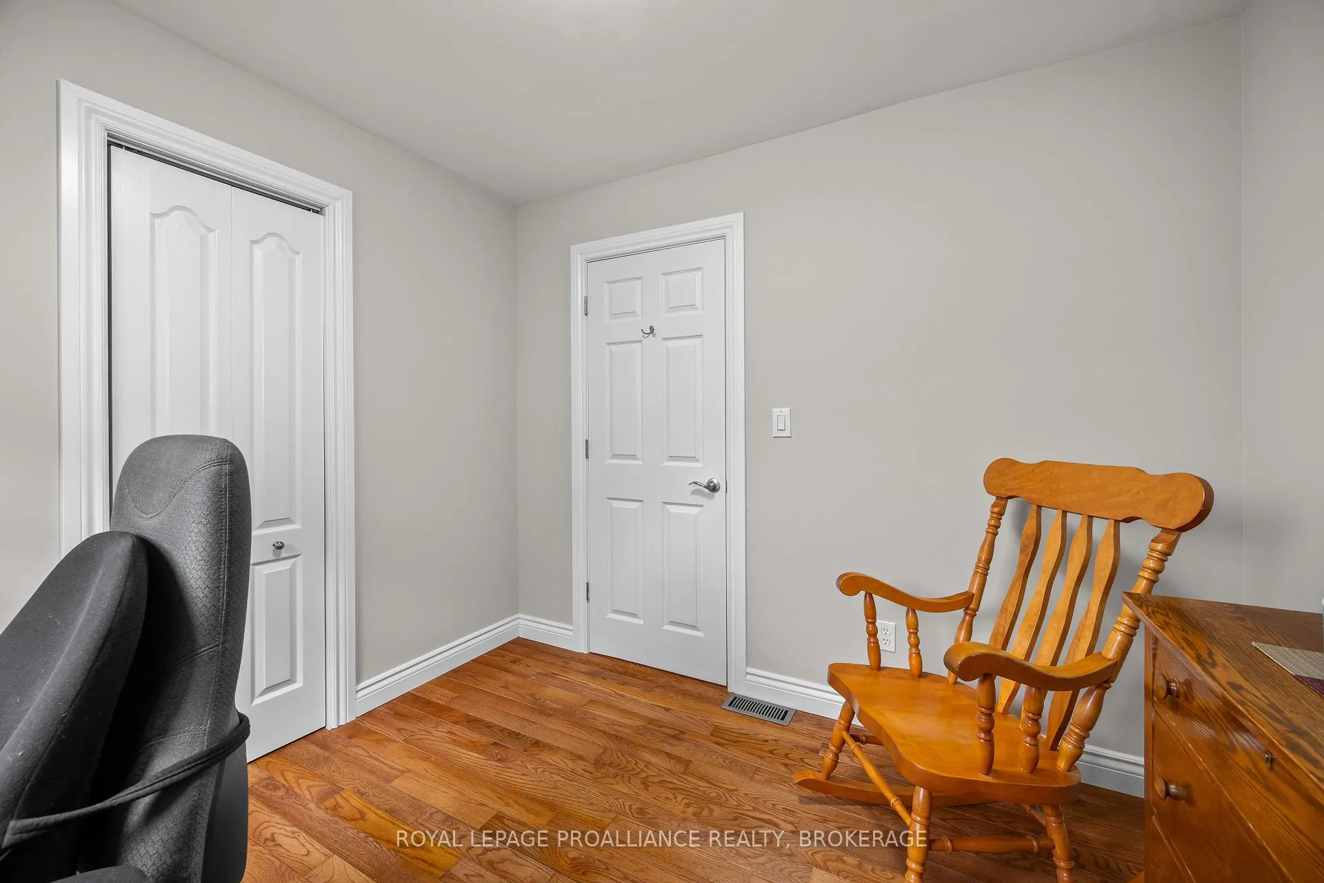 Photo 37 of 1048 Palmerston Crescent, Kingston, North of Taylor-Kidd Blvd — HOMEH