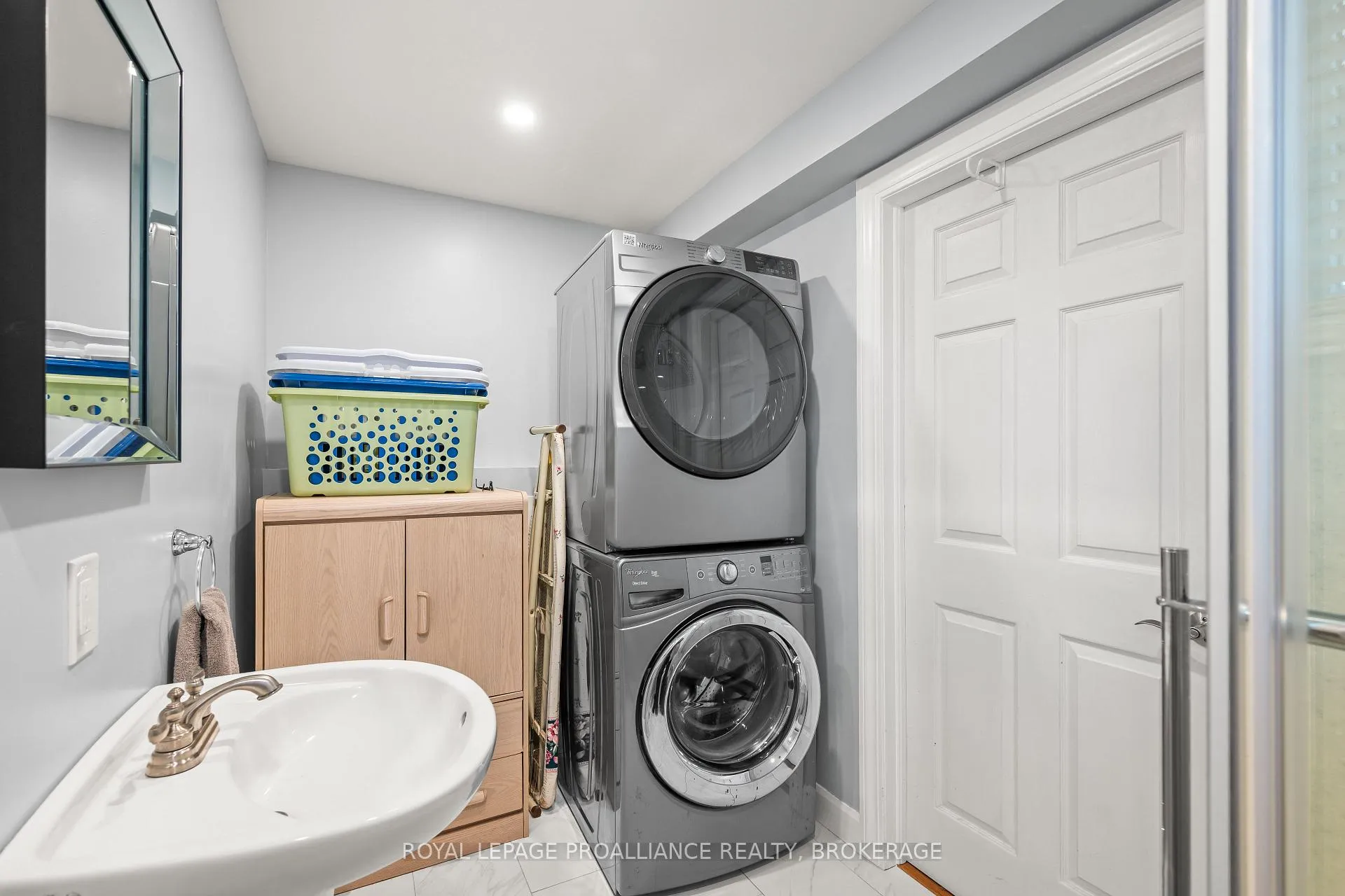 Photo 48 of 1048 Palmerston Crescent, Kingston, North of Taylor-Kidd Blvd — HOMEH