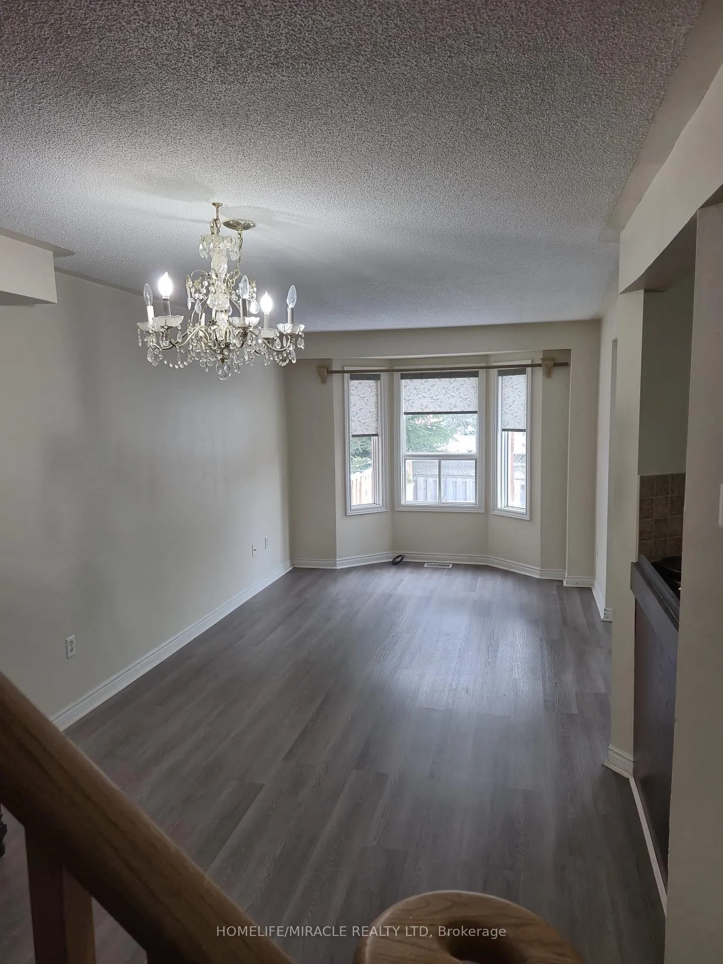 Photo 6 of Unit Upper, 124 Lindenshire Avenue, Vaughan, Maple — HOMEH