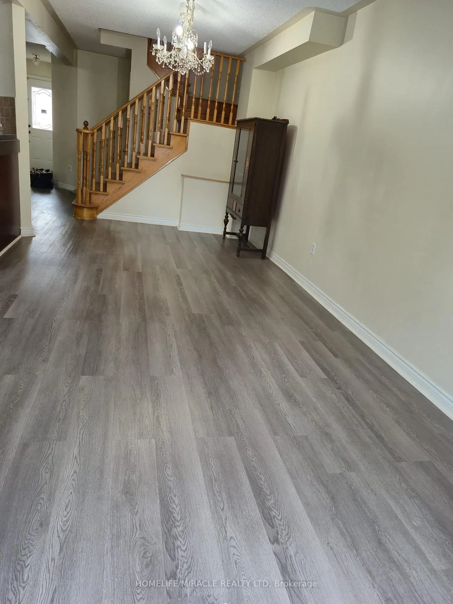 Photo 14 of Unit Upper, 124 Lindenshire Avenue, Vaughan, Maple — HOMEH