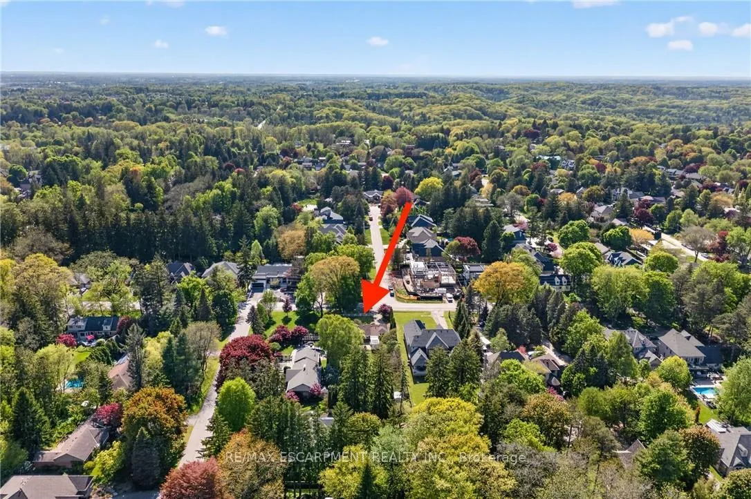 Photo 5 of 53 Lovers Lane, Hamilton, Ancaster — HOMEH