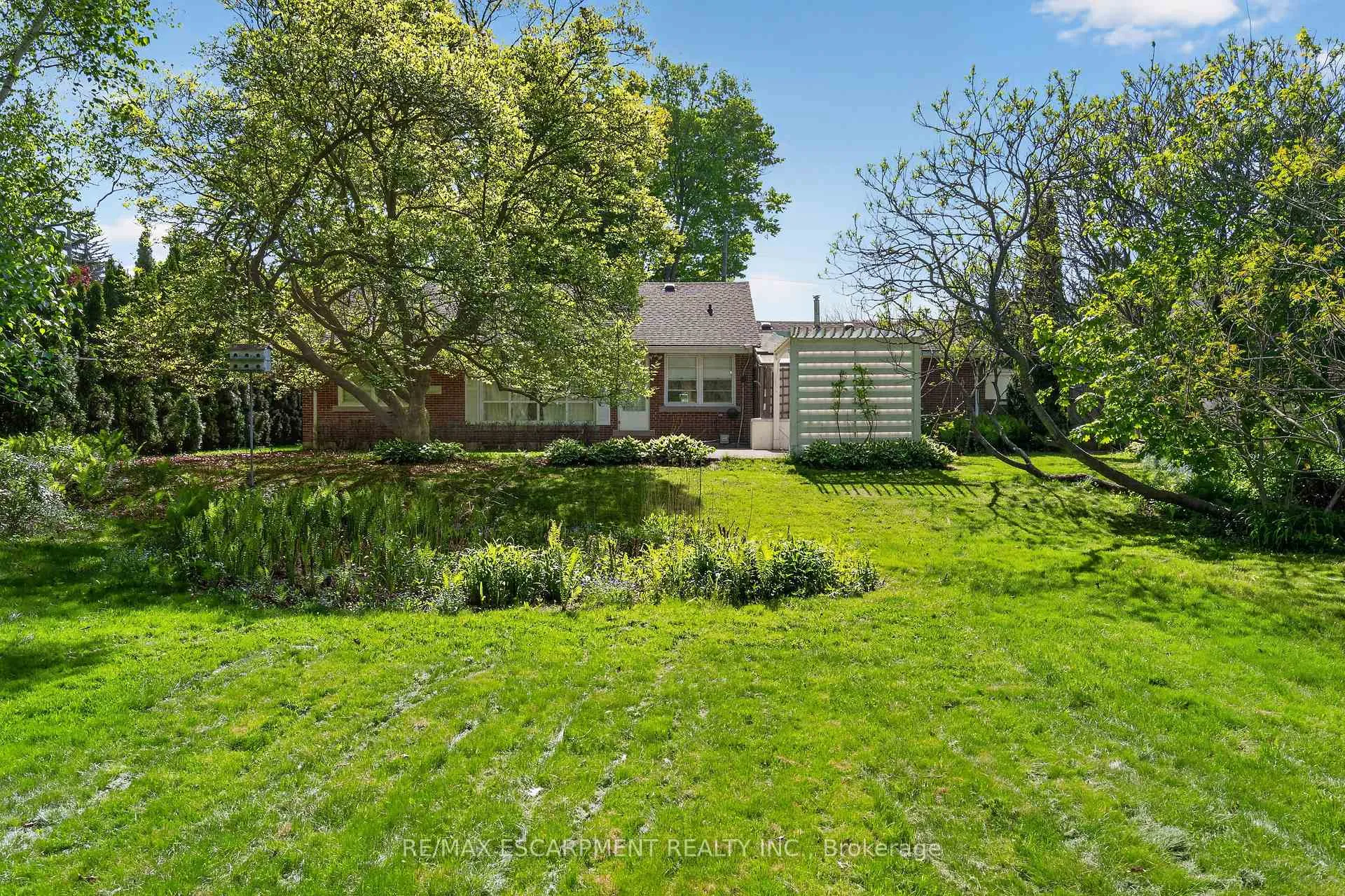 Photo 10 of 53 Lovers Lane, Hamilton, Ancaster — HOMEH