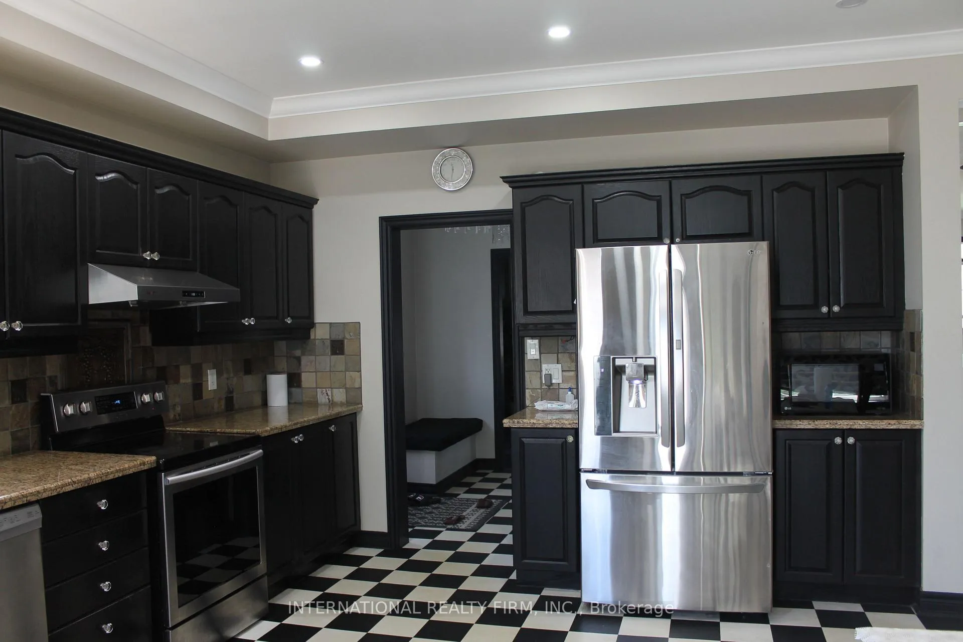 Photo 8 of 412 Wright Crescent, Niagara-on-the-Lake, Glendale — HOMEH