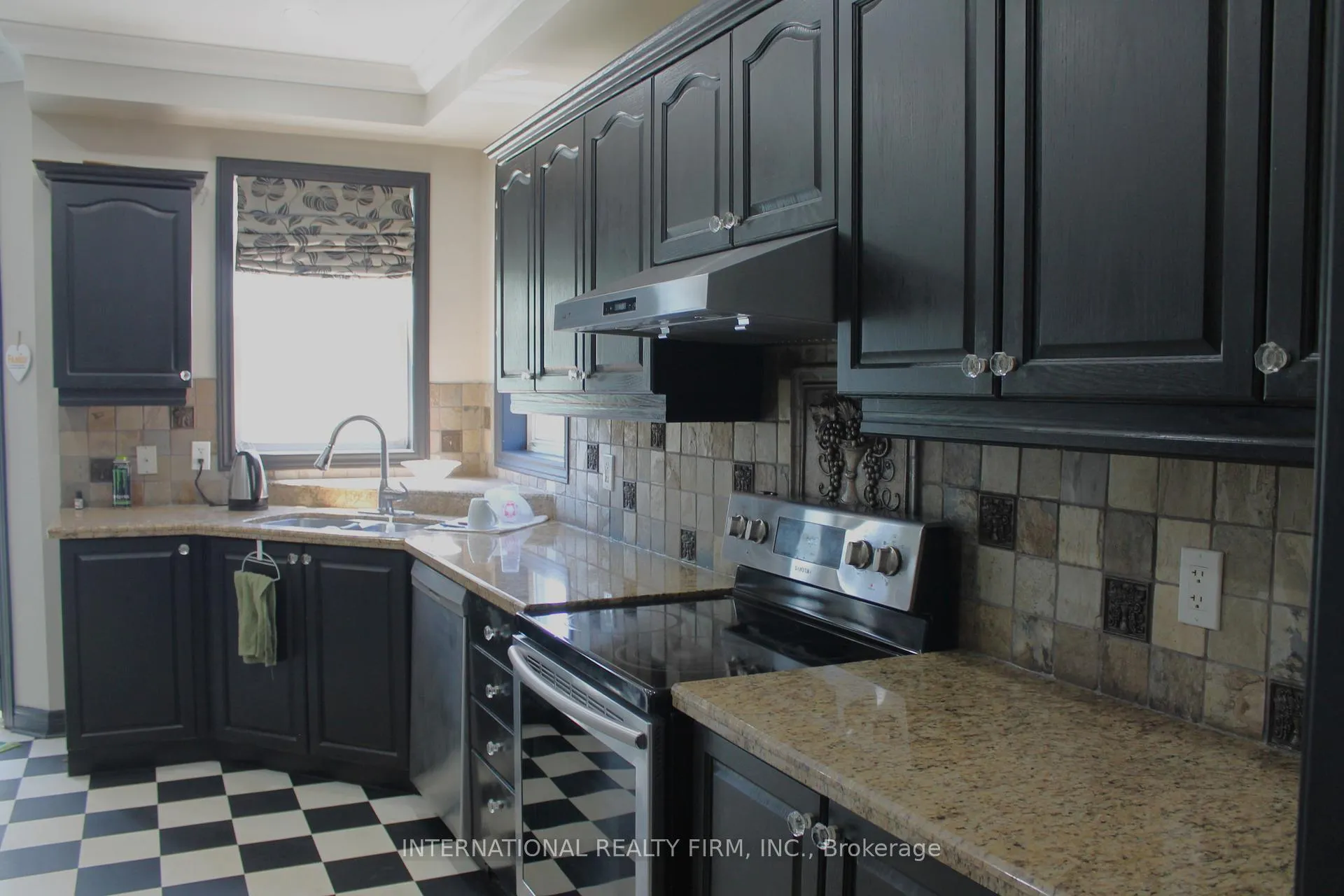 Photo 9 of 412 Wright Crescent, Niagara-on-the-Lake, Glendale — HOMEH
