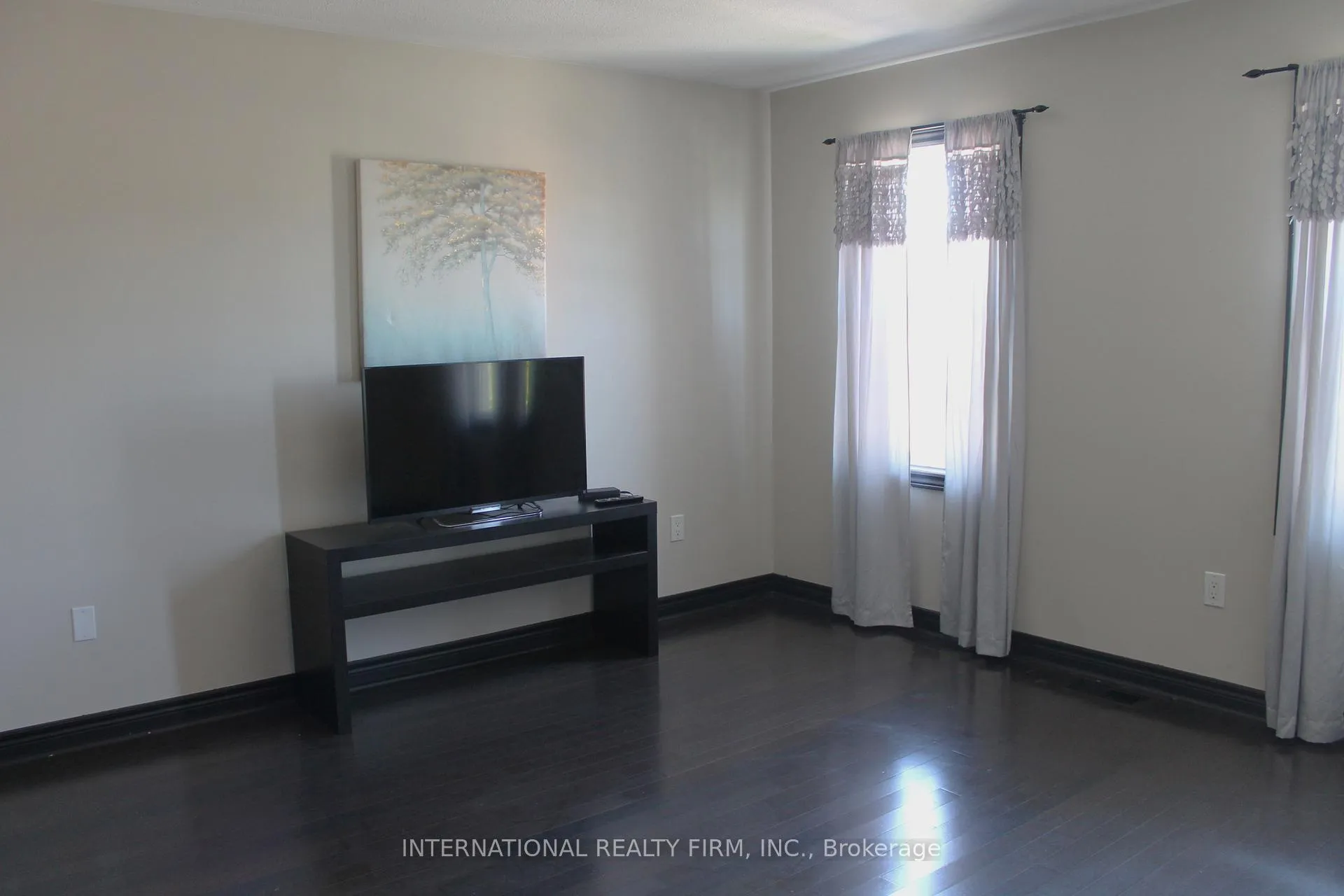 Photo 12 of 412 Wright Crescent, Niagara-on-the-Lake, Glendale — HOMEH