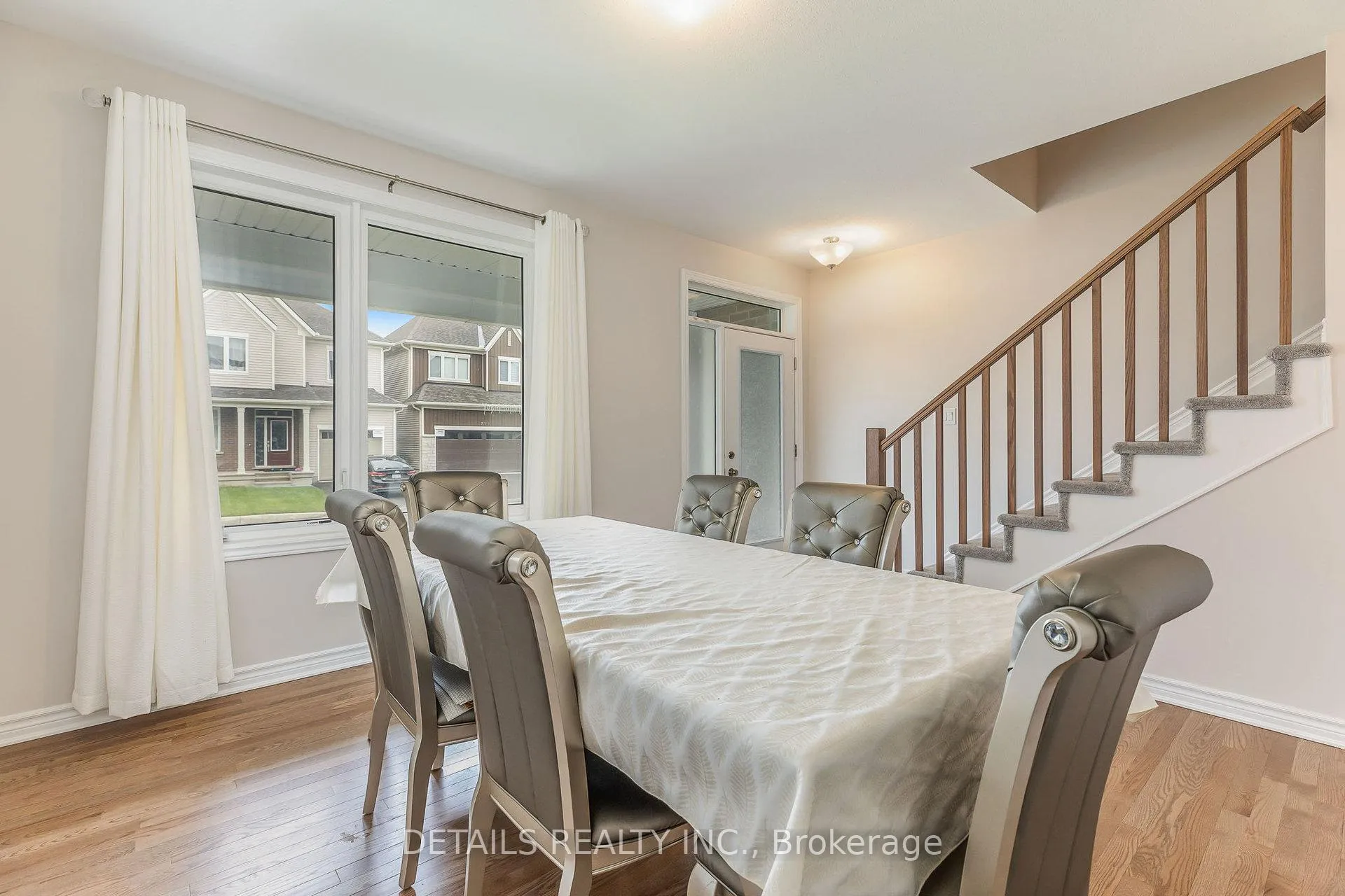 Photo 4 of 708 Vennecy Terrace, Ottawa, Chapel Hill South - Orleans Village — HOMEH