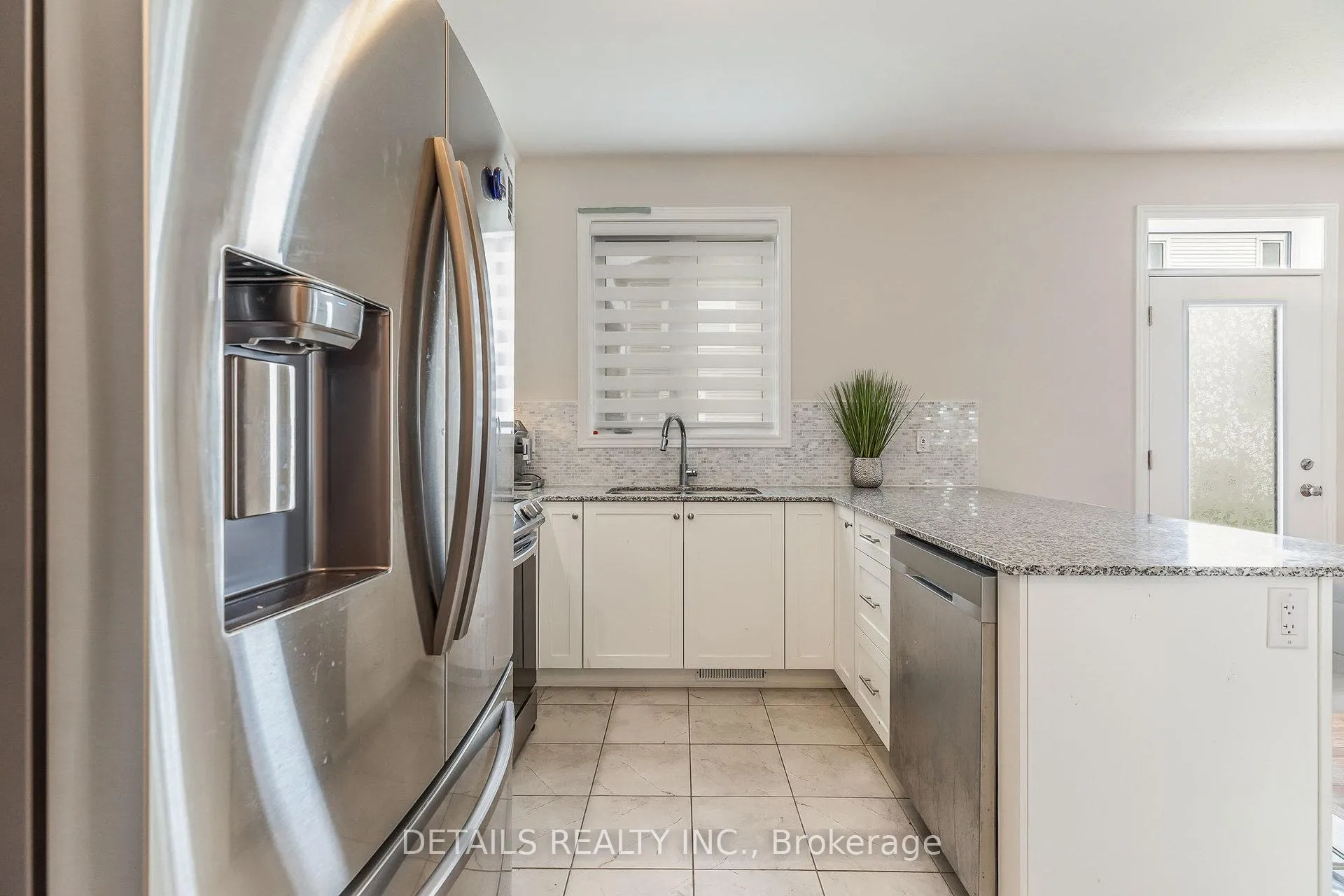 Photo 10 of 708 Vennecy Terrace, Ottawa, Chapel Hill South - Orleans Village — HOMEH