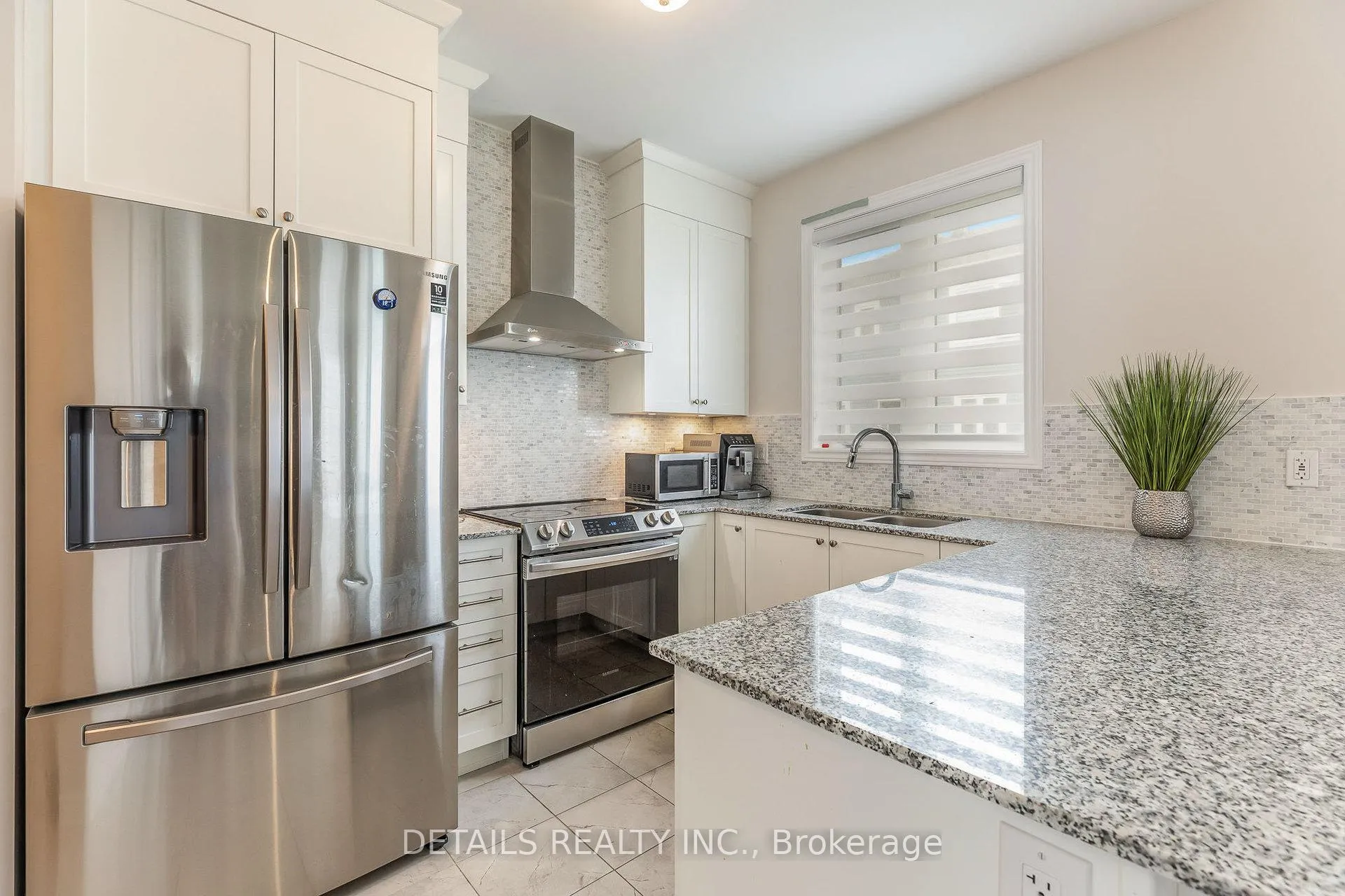 Photo 11 of 708 Vennecy Terrace, Ottawa, Chapel Hill South - Orleans Village — HOMEH