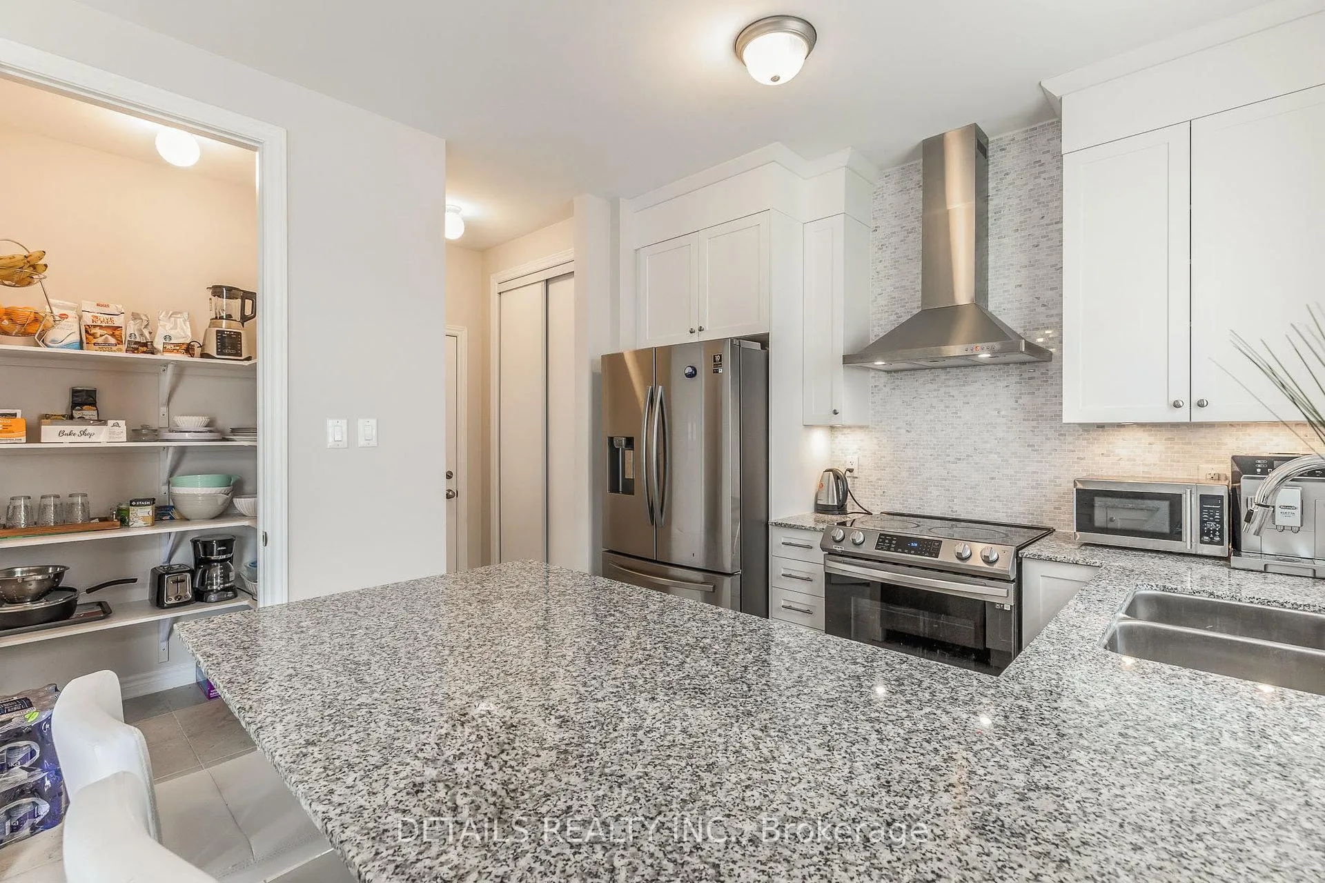 Photo 12 of 708 Vennecy Terrace, Ottawa, Chapel Hill South - Orleans Village — HOMEH