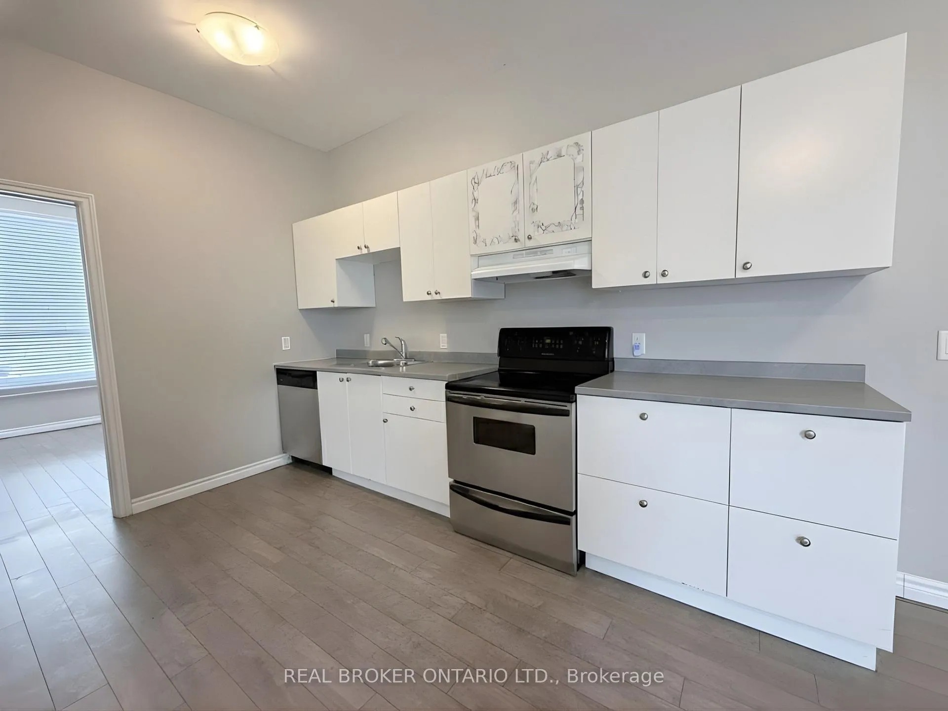 Photo 5 of 105 Cheever Street, Hamilton, Industrial Sector — HOMEH
