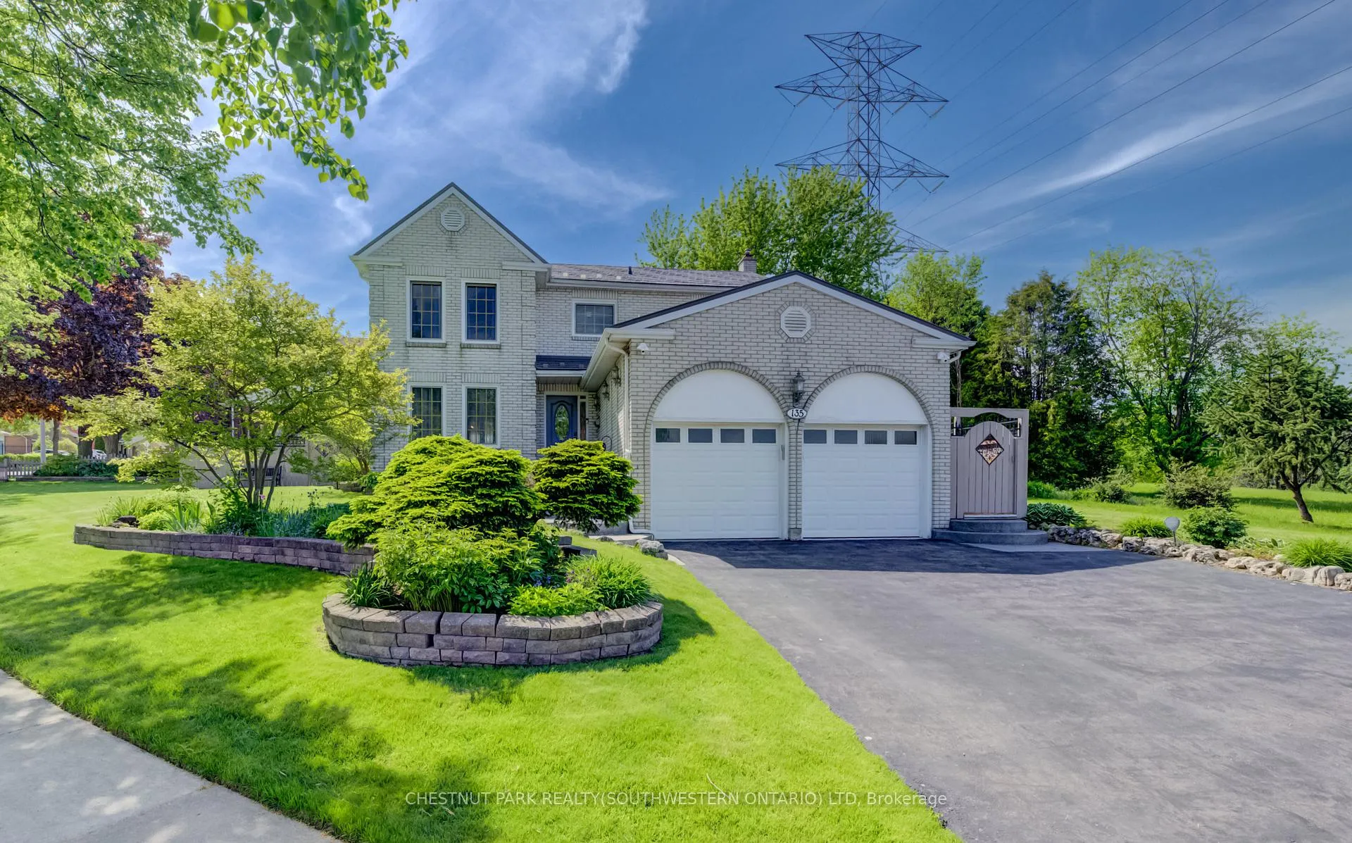 Photo 2 of 135 Royal Orchard Drive, Waterloo — HOMEH