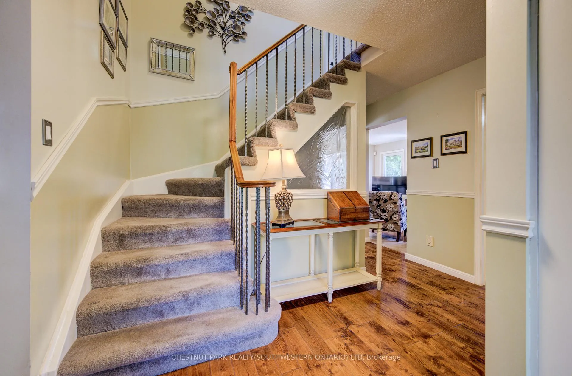 Photo 4 of 135 Royal Orchard Drive, Waterloo — HOMEH