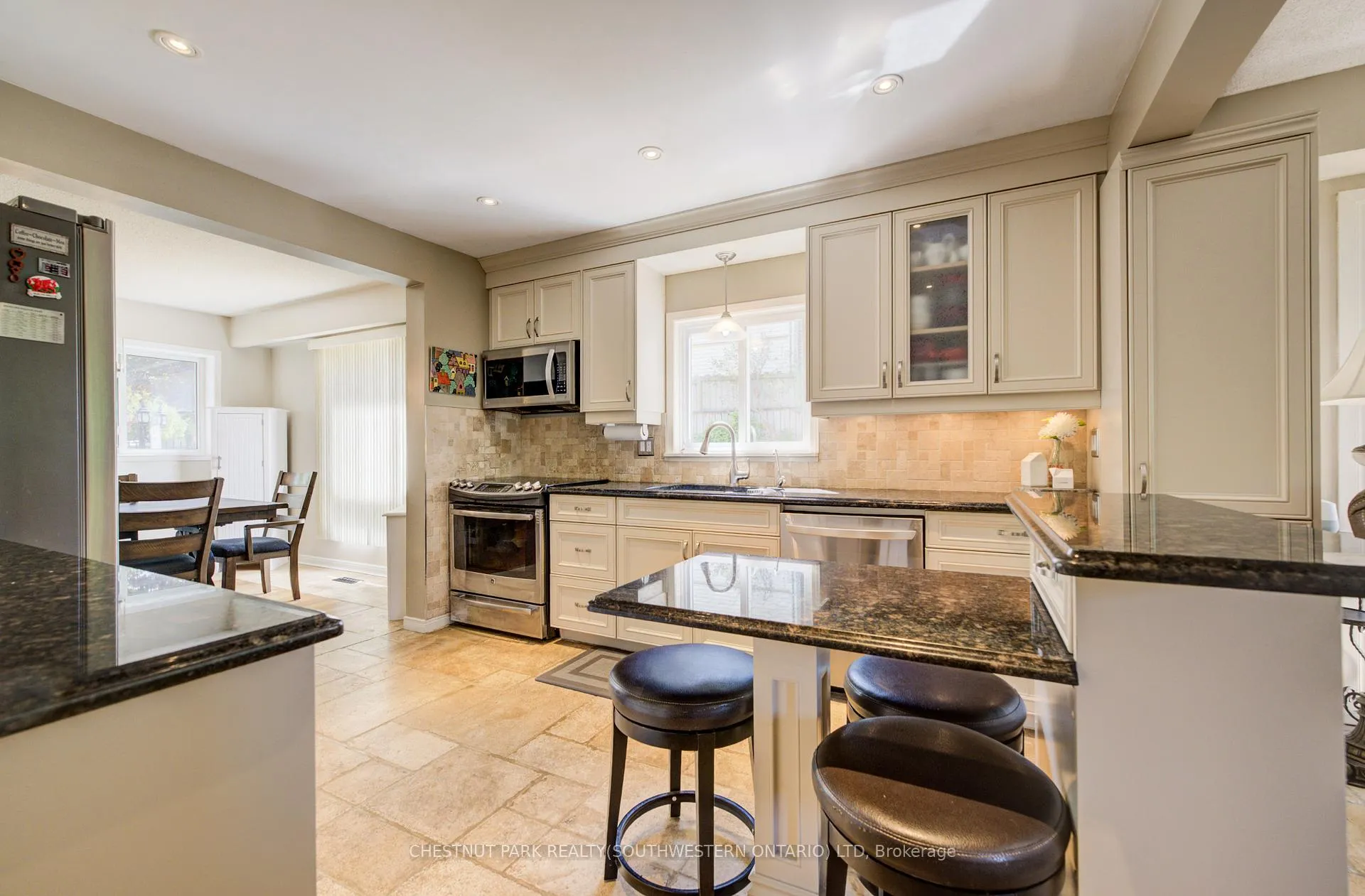 Photo 11 of 135 Royal Orchard Drive, Waterloo — HOMEH