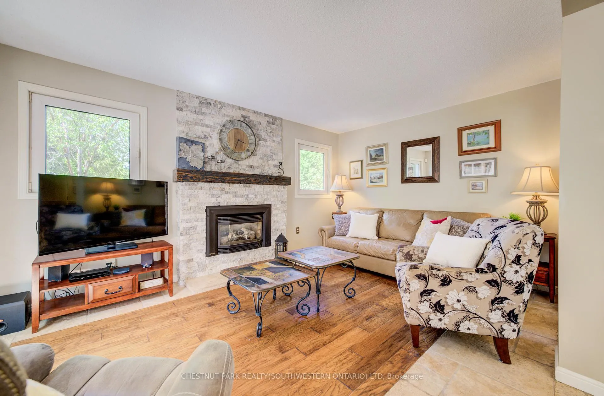 Photo 12 of 135 Royal Orchard Drive, Waterloo — HOMEH