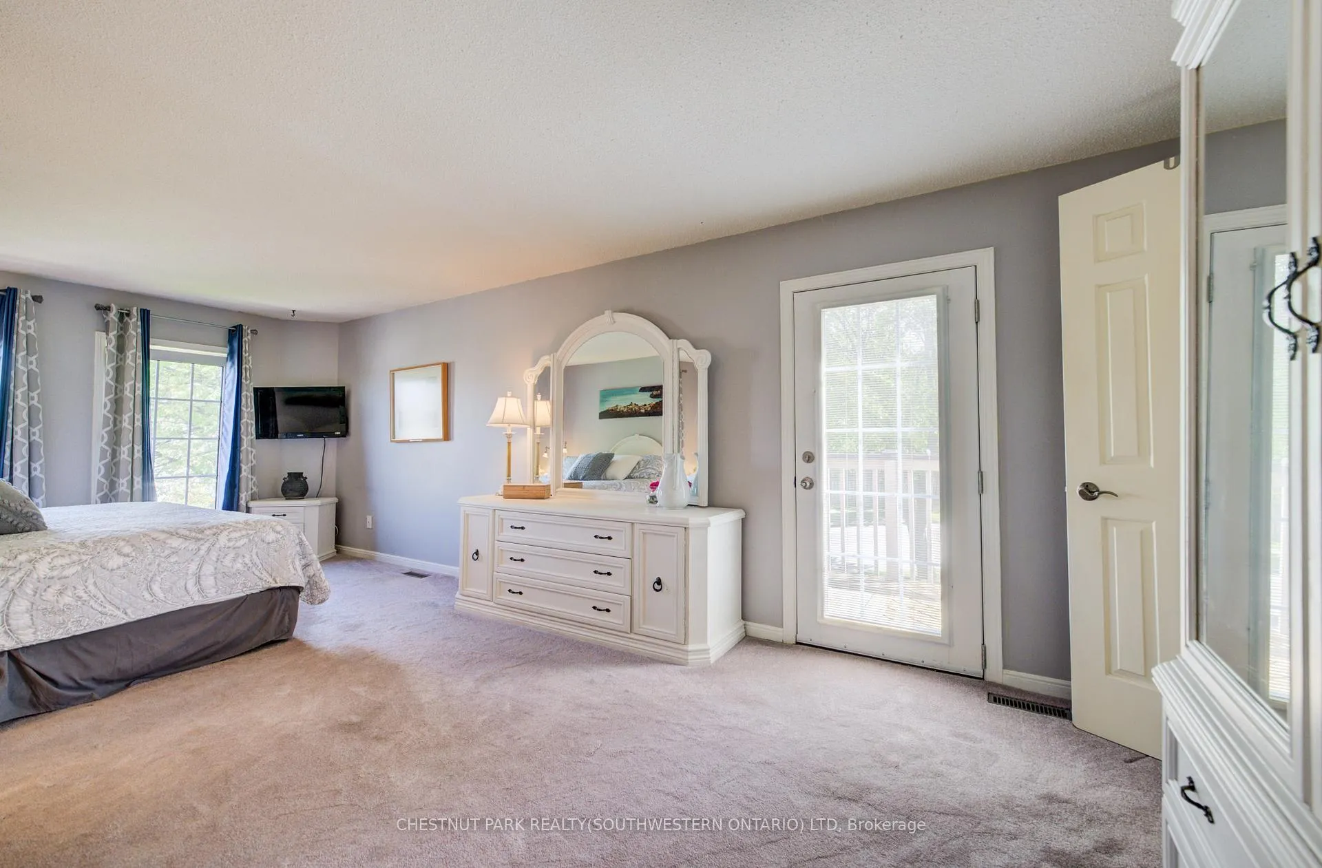 Photo 25 of 135 Royal Orchard Drive, Waterloo — HOMEH