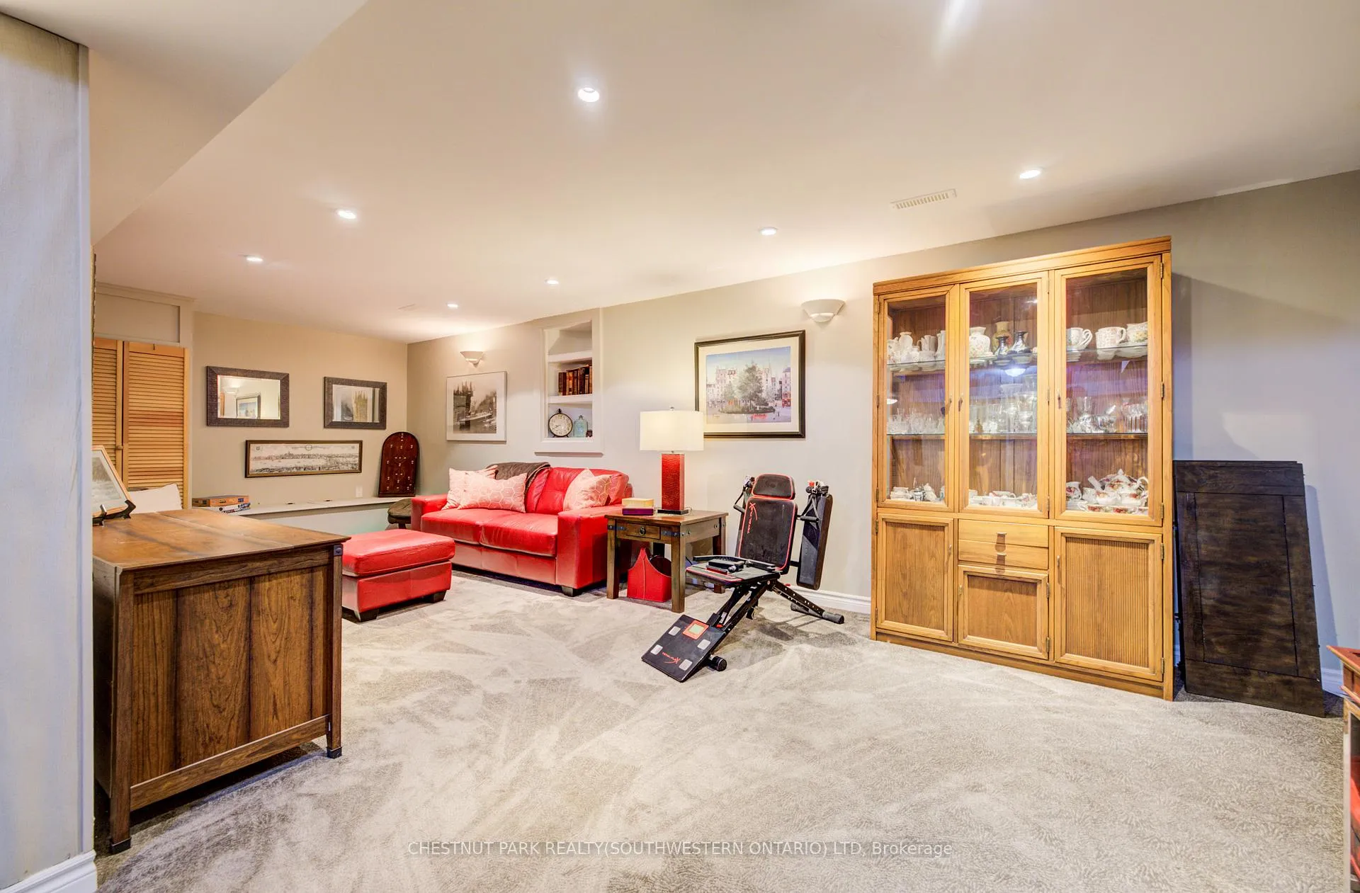 Photo 36 of 135 Royal Orchard Drive, Waterloo — HOMEH