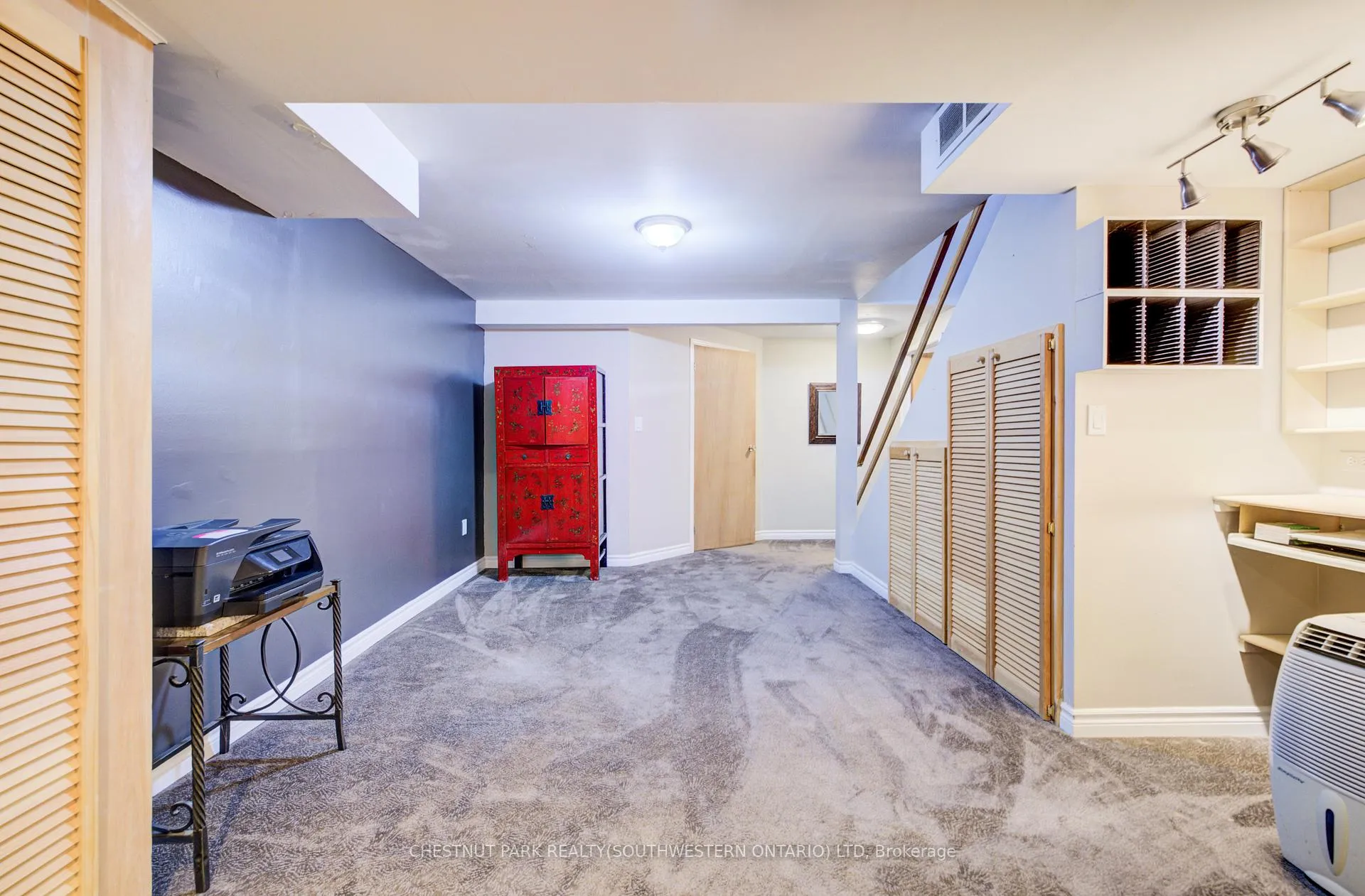 Photo 38 of 135 Royal Orchard Drive, Waterloo — HOMEH