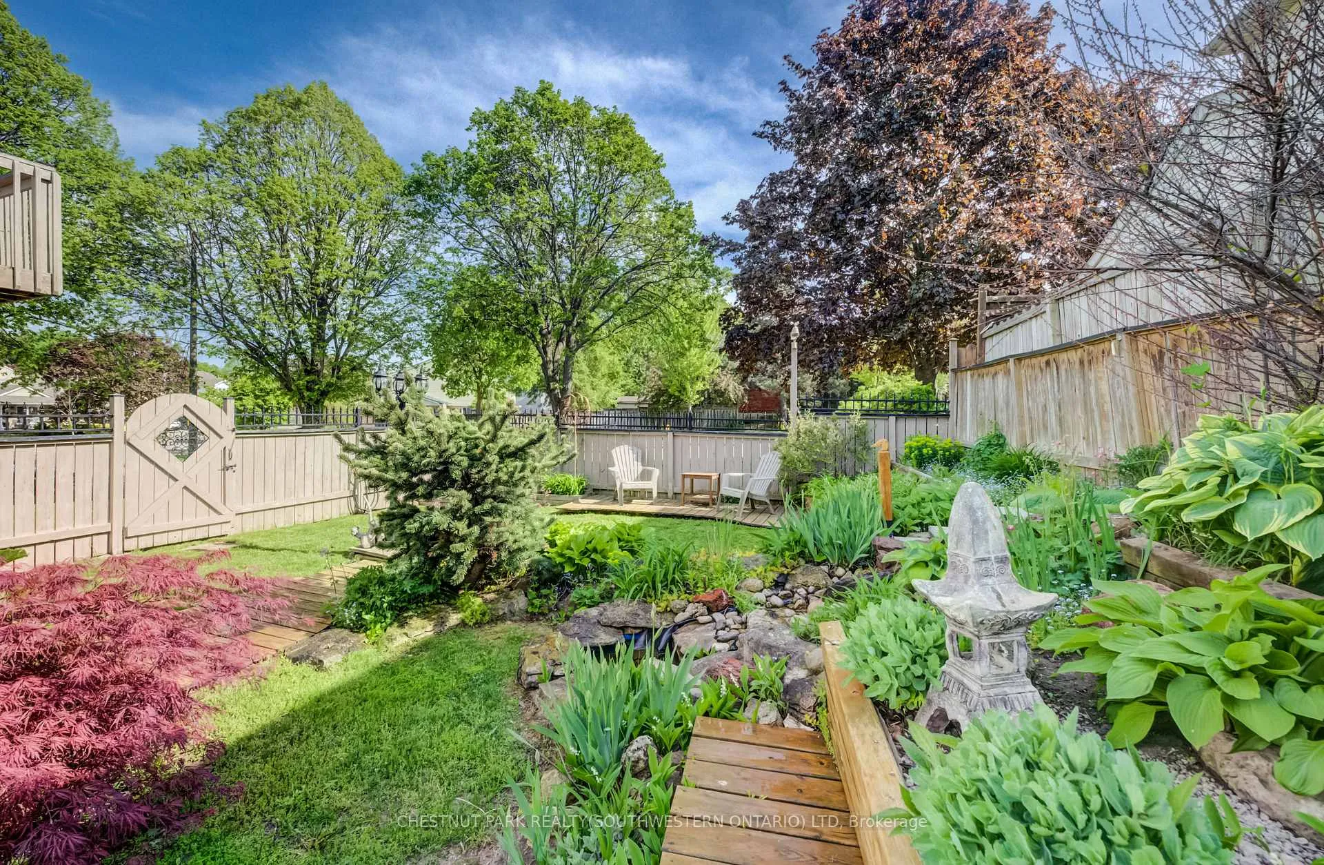 Photo 41 of 135 Royal Orchard Drive, Waterloo — HOMEH