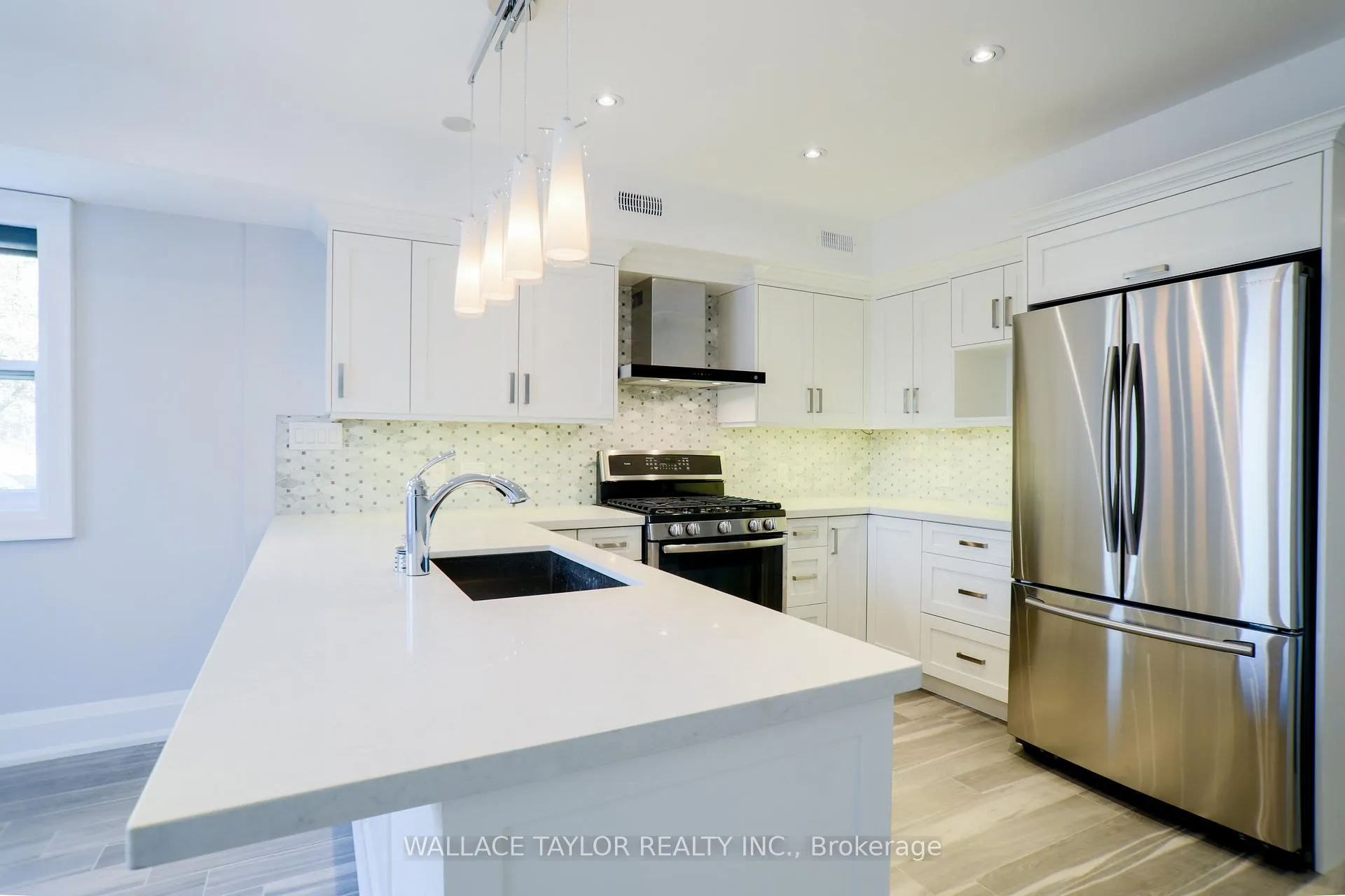Photo 3 of Unit UPPER, 148 Carlaw Avenue, Toronto, South Riverdale — HOMEH