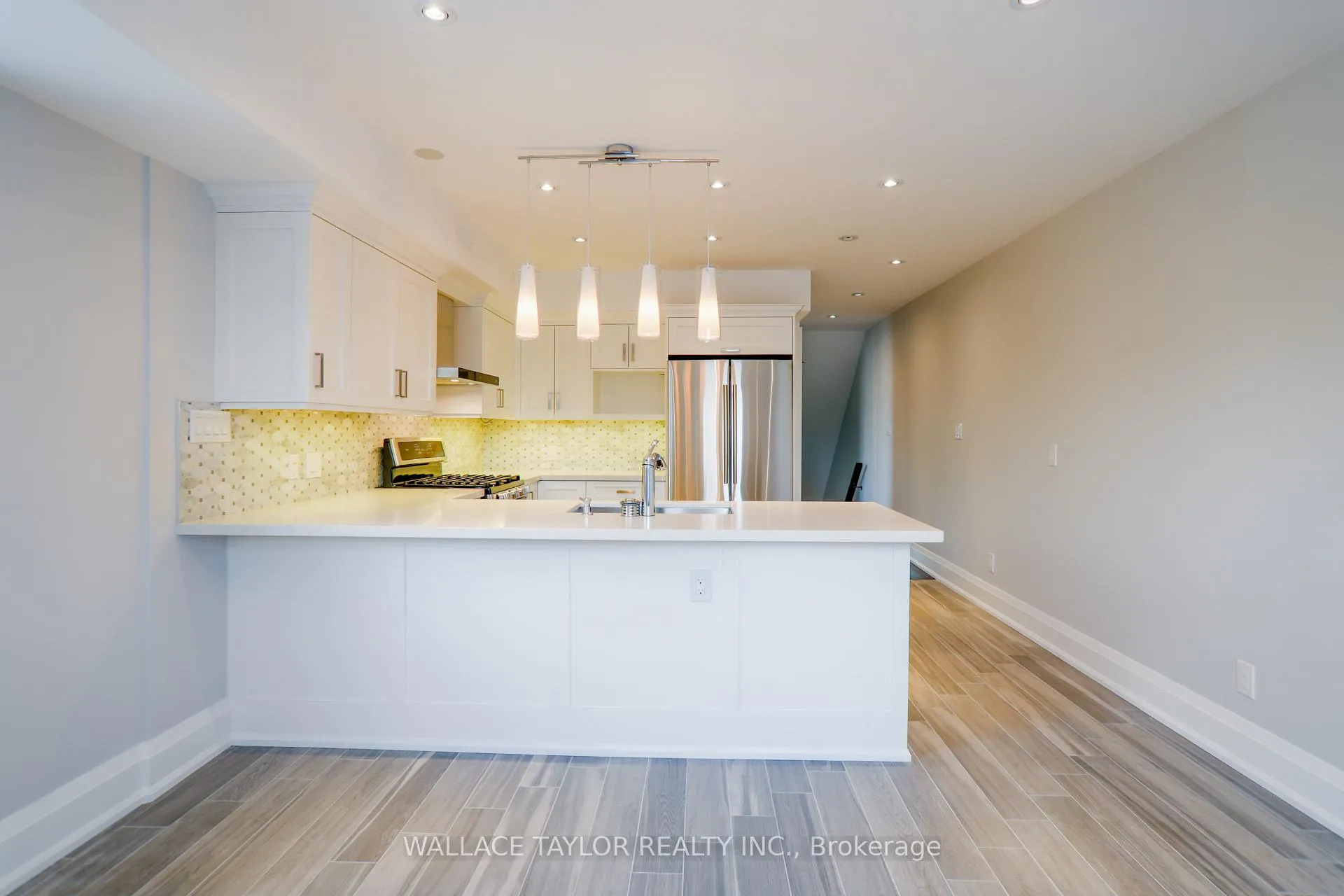 Photo 4 of Unit UPPER, 148 Carlaw Avenue, Toronto, South Riverdale — HOMEH