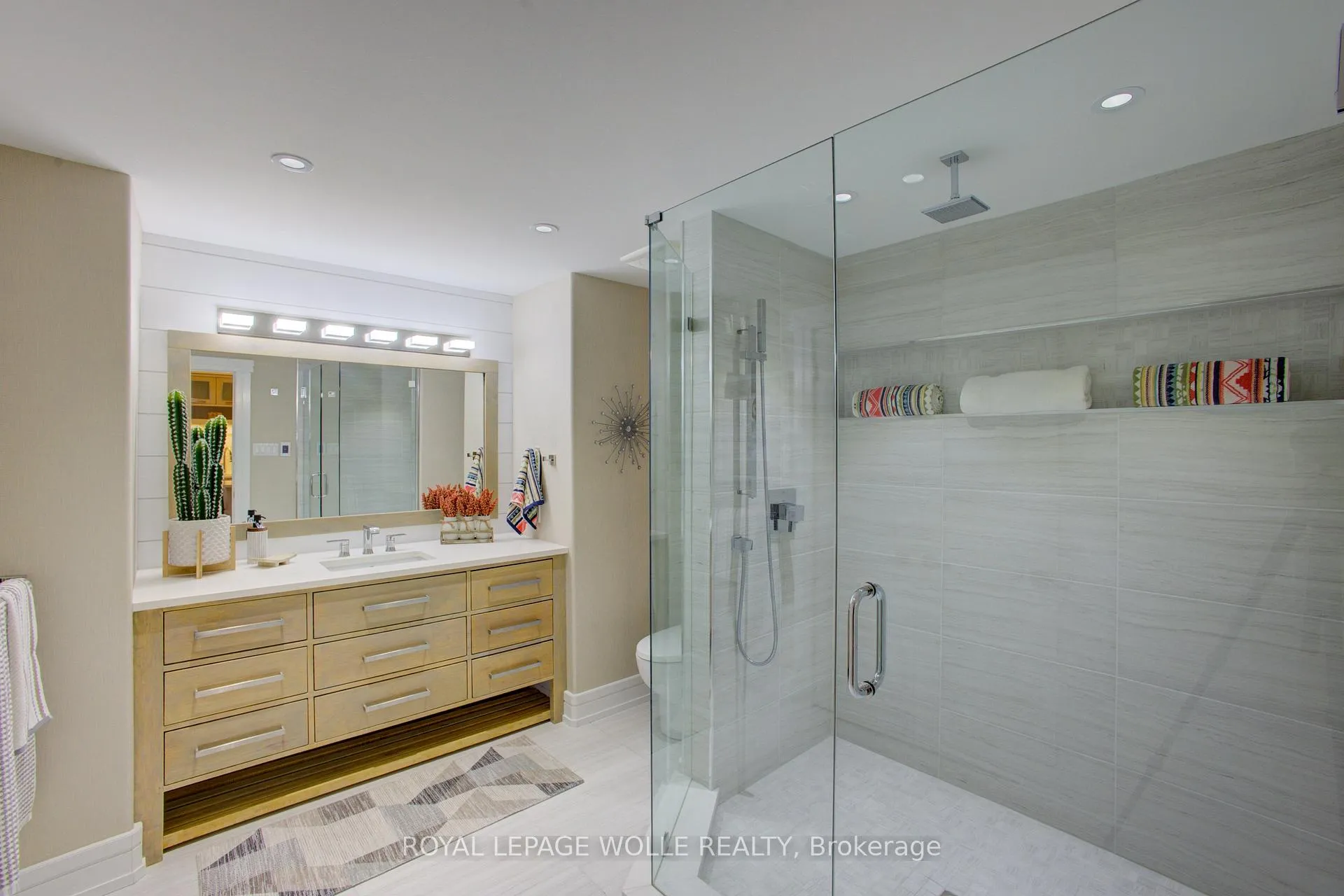 Photo 25 of 14 James Court, Wellesley — HOMEH