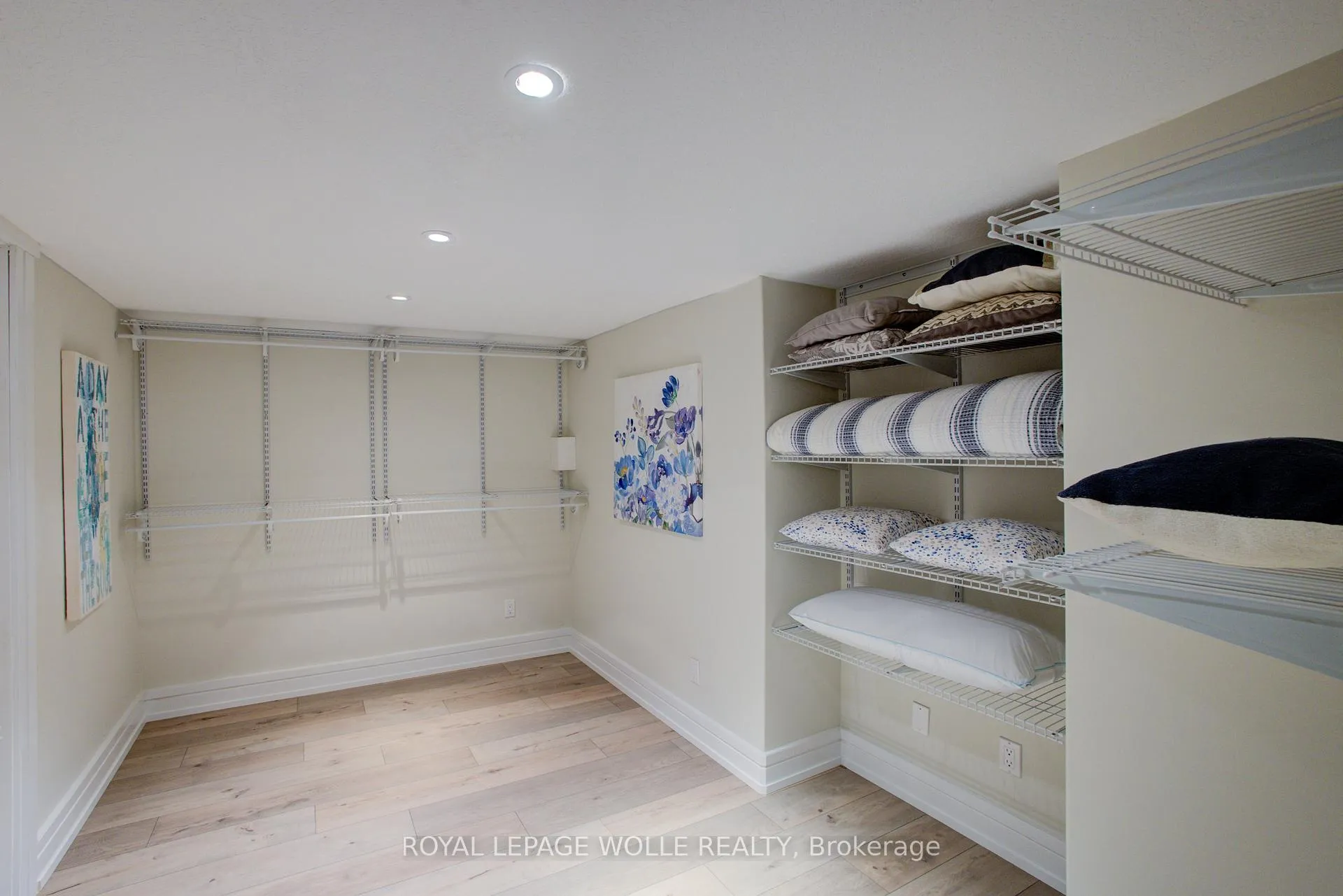 Photo 29 of 14 James Court, Wellesley — HOMEH