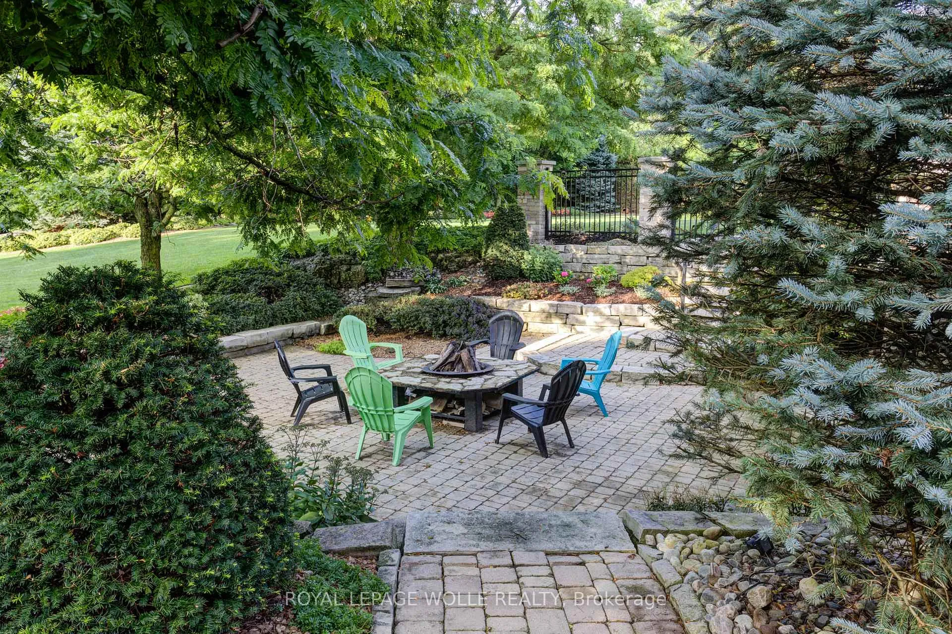 Photo 30 of 14 James Court, Wellesley — HOMEH