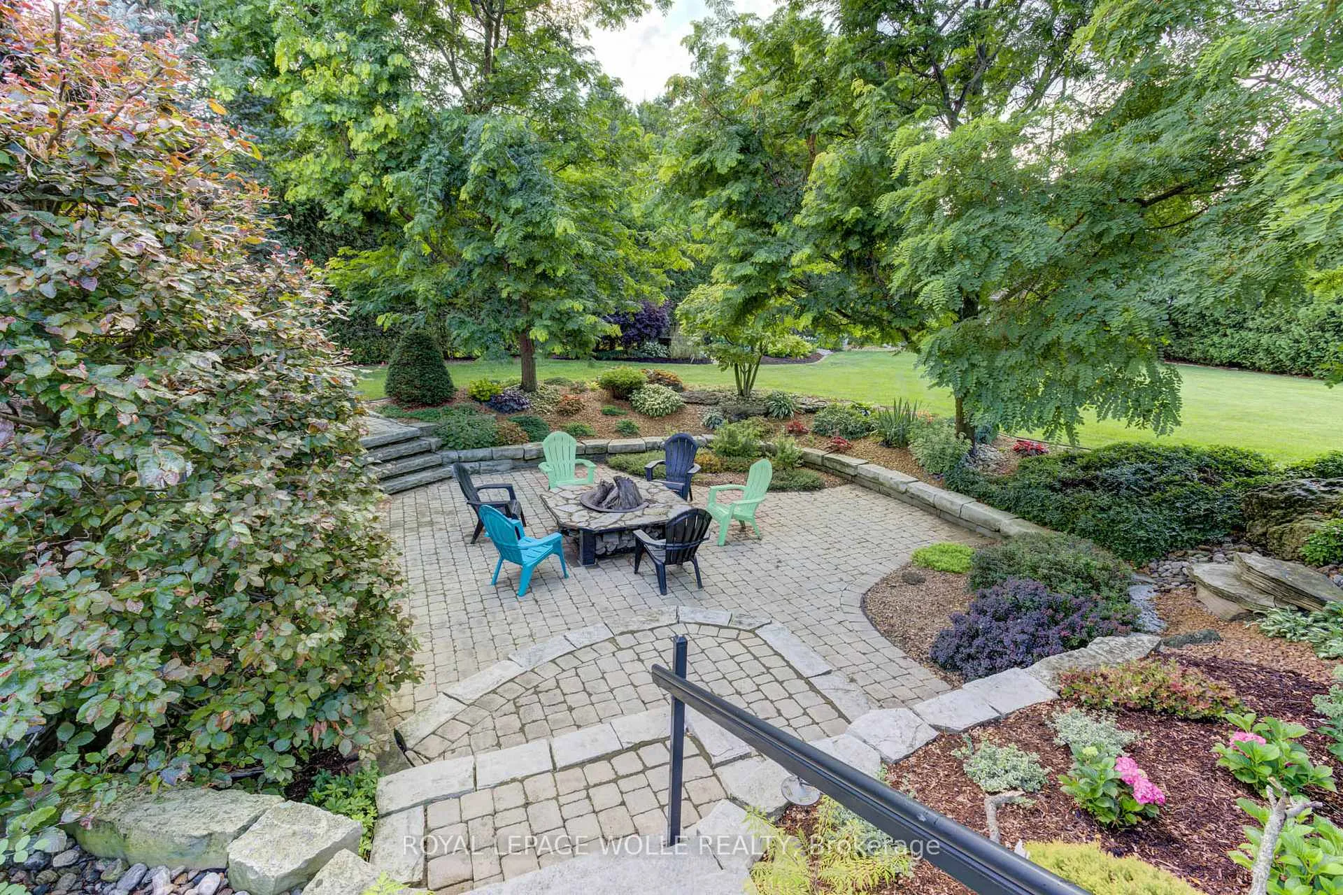Photo 34 of 14 James Court, Wellesley — HOMEH
