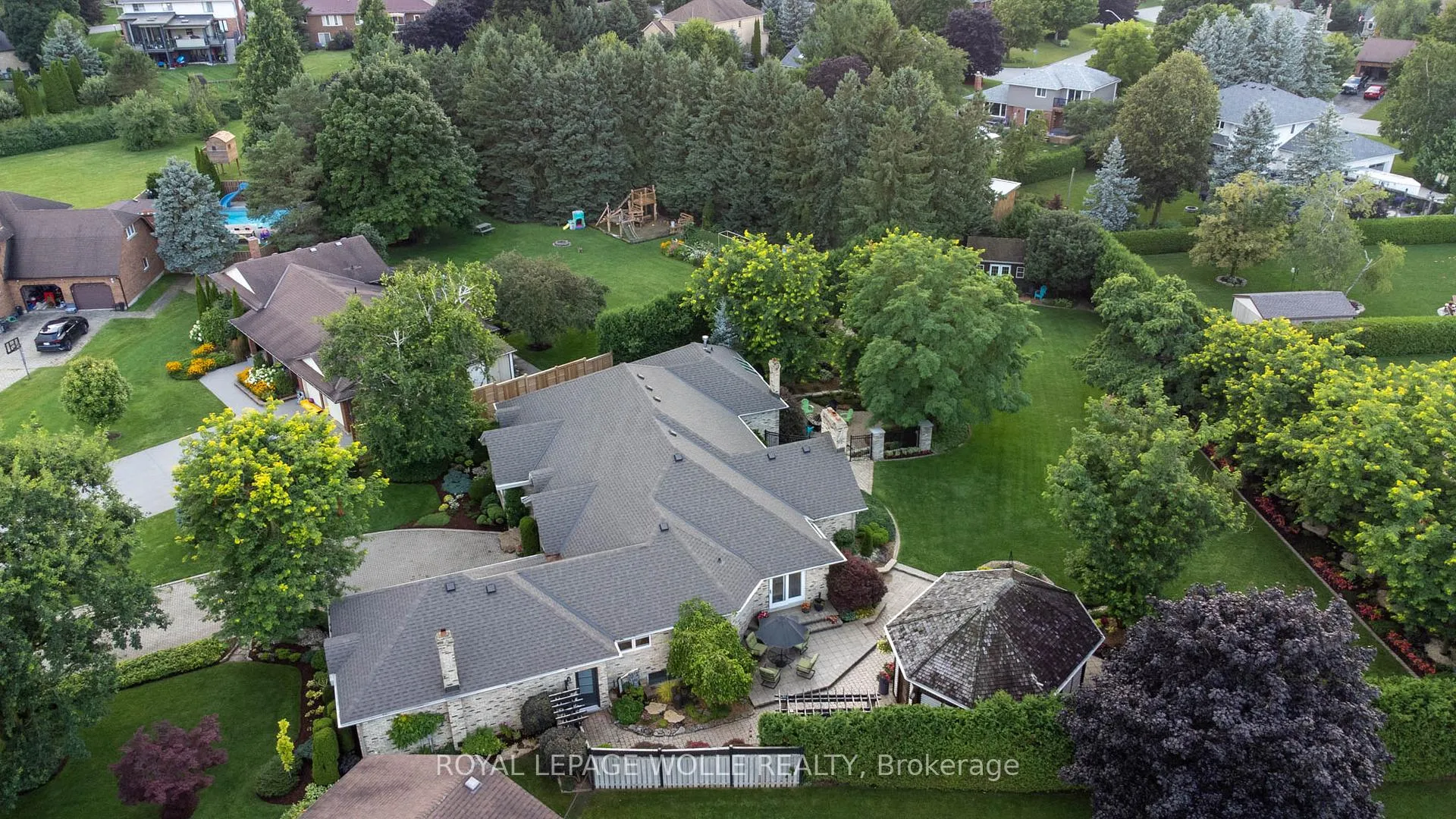 Photo 37 of 14 James Court, Wellesley — HOMEH