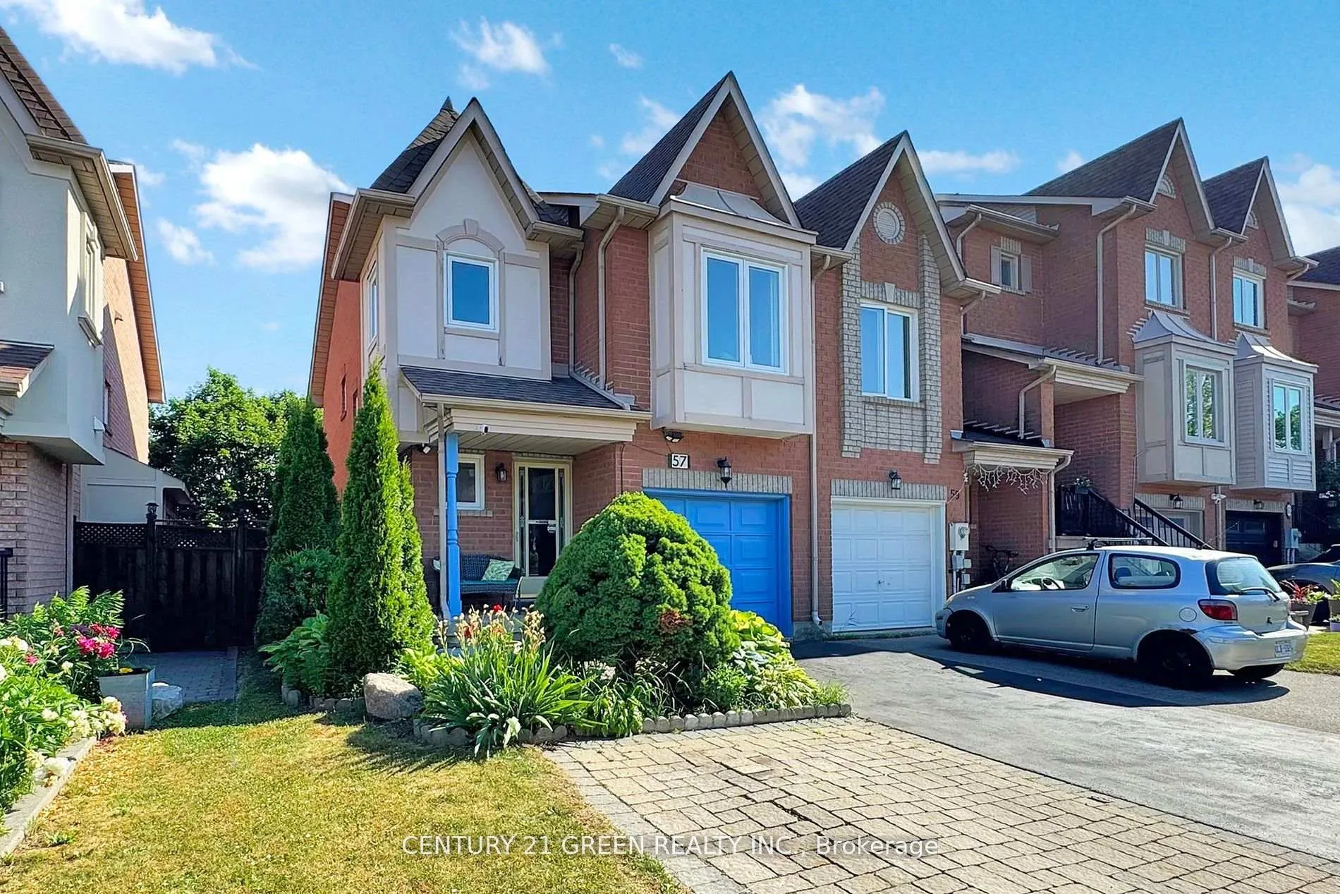 Photo 2 of 57 Kelso Crescent, Vaughan, Maple — HOMEH