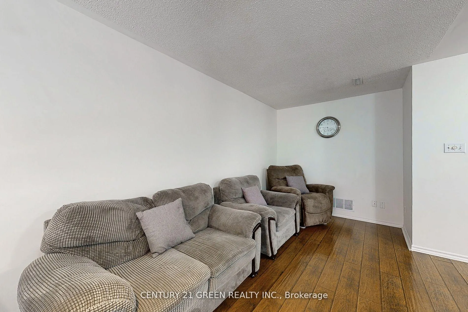 Photo 6 of 57 Kelso Crescent, Vaughan, Maple — HOMEH