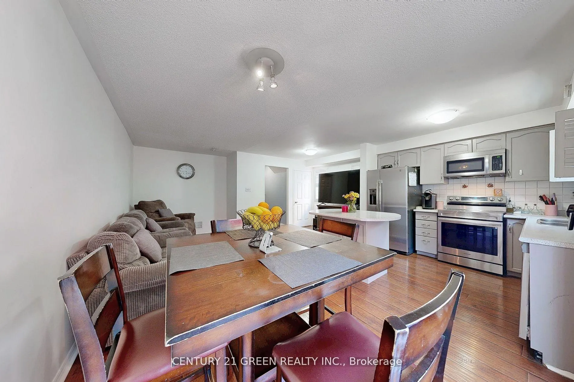 Photo 12 of 57 Kelso Crescent, Vaughan, Maple — HOMEH