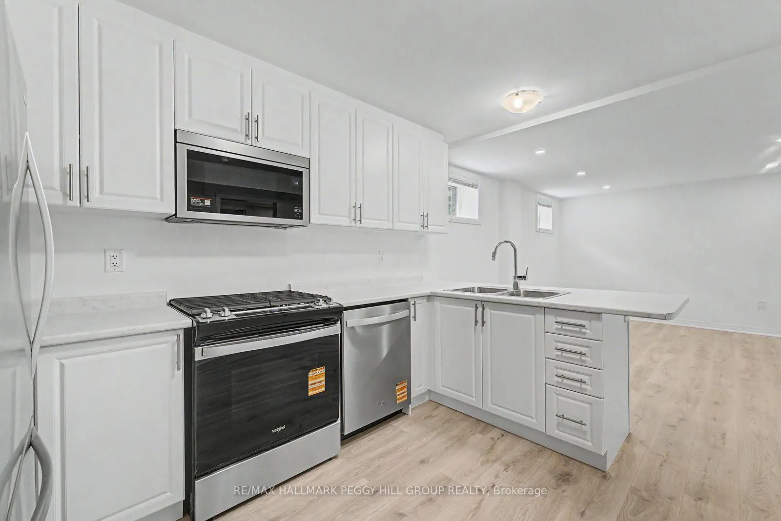 Photo 3 of Unit Lower, 112 West Oak Trail, Barrie, Rural Barrie Southeast — HOMEH
