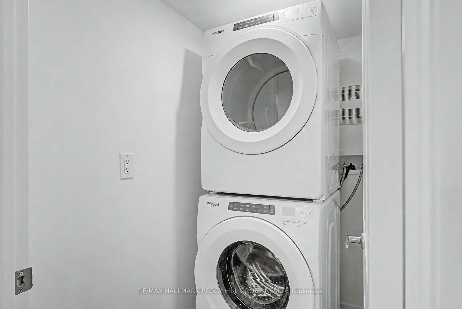 Photo 9 of Unit Lower, 112 West Oak Trail, Barrie, Rural Barrie Southeast — HOMEH