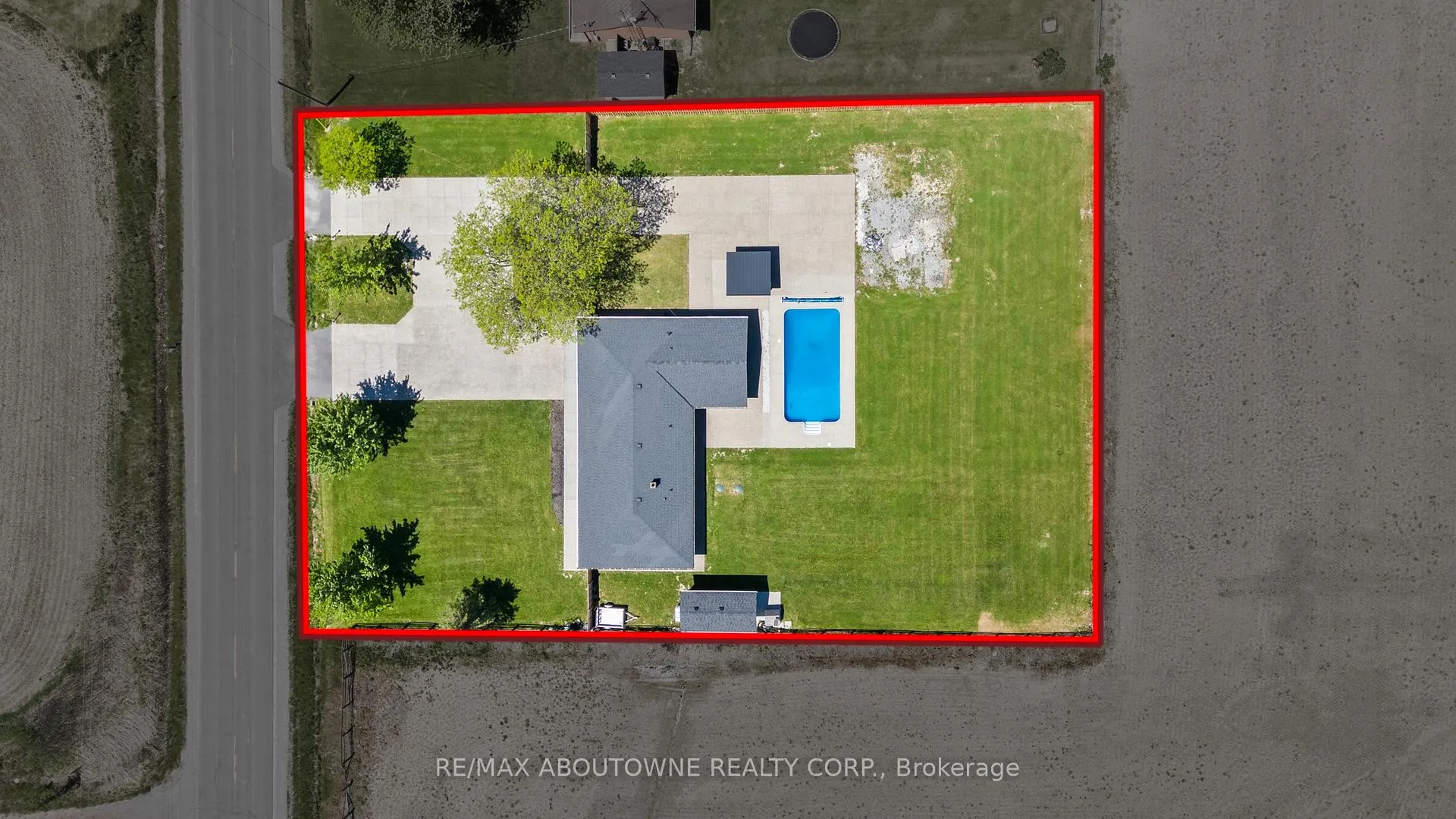 Photo 4 of 214 Binbrook Road, Hamilton, Rural Glanbrook — HOMEH