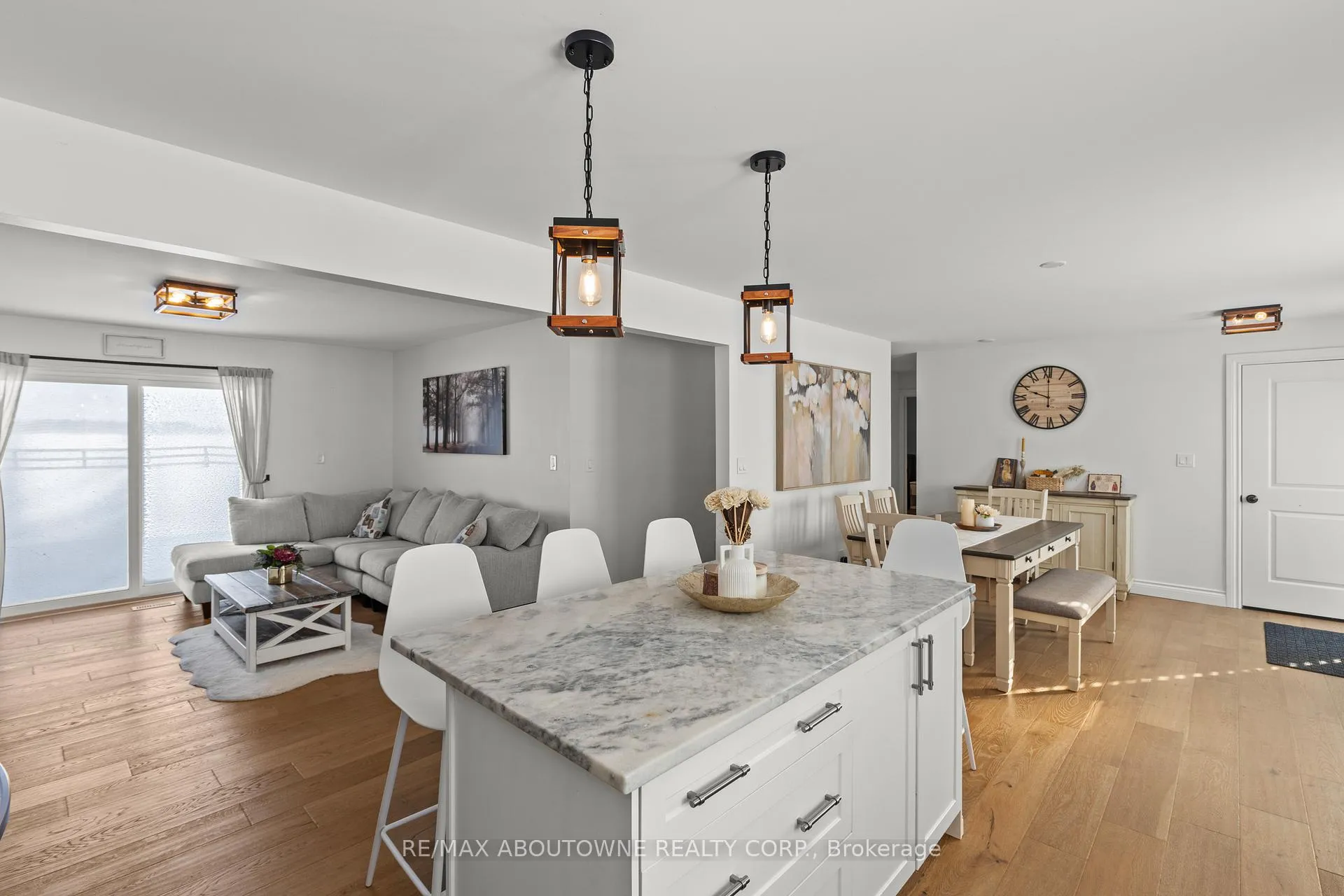 Photo 12 of 214 Binbrook Road, Hamilton, Rural Glanbrook — HOMEH