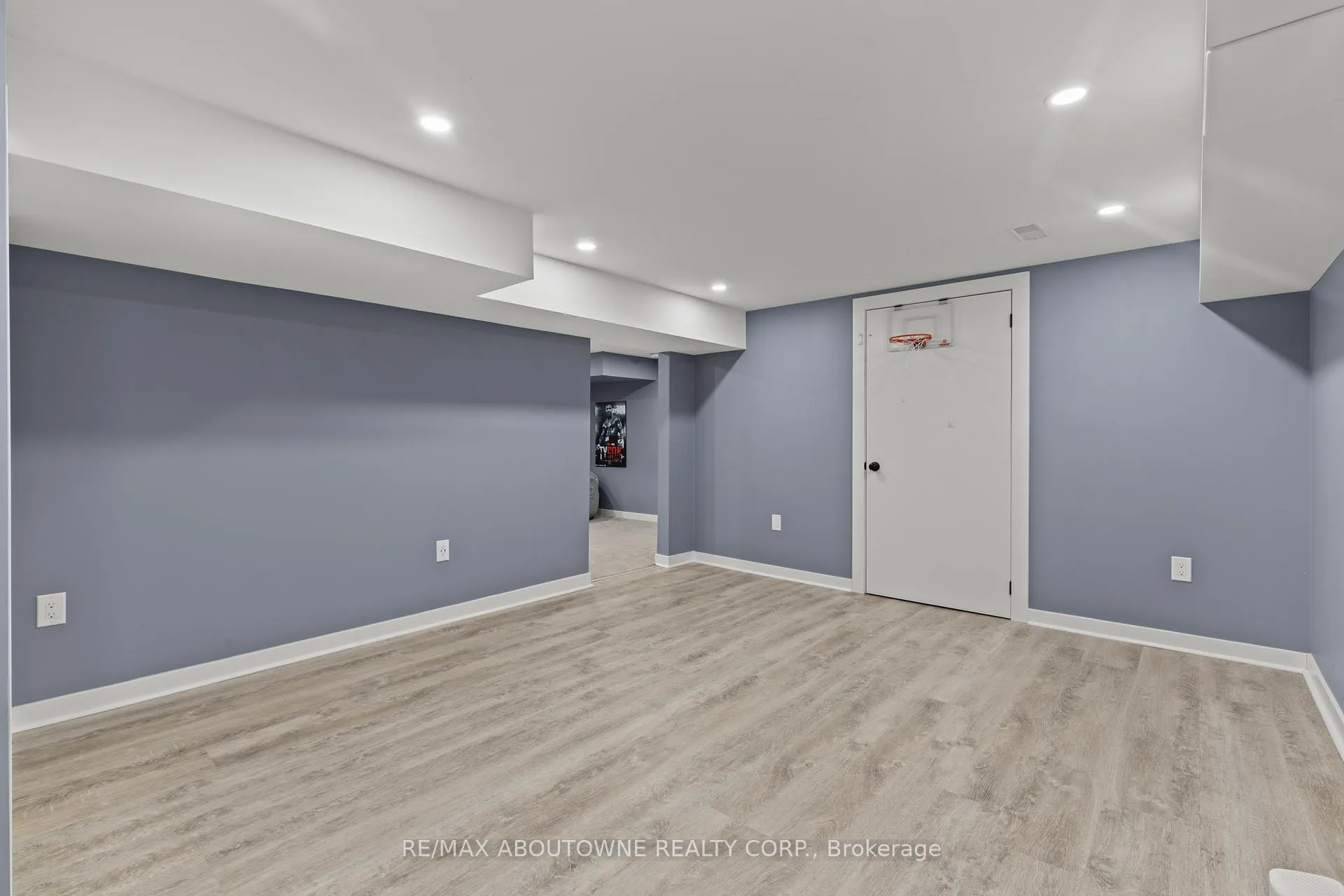Photo 25 of 214 Binbrook Road, Hamilton, Rural Glanbrook — HOMEH