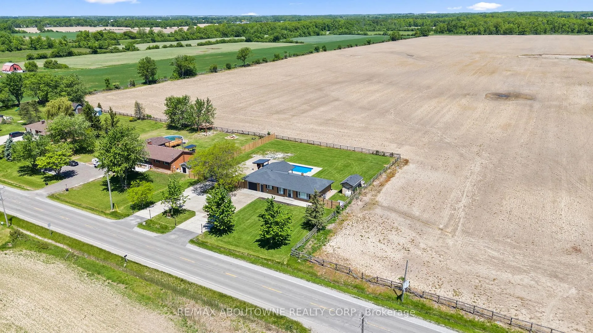 Photo 31 of 214 Binbrook Road, Hamilton, Rural Glanbrook — HOMEH