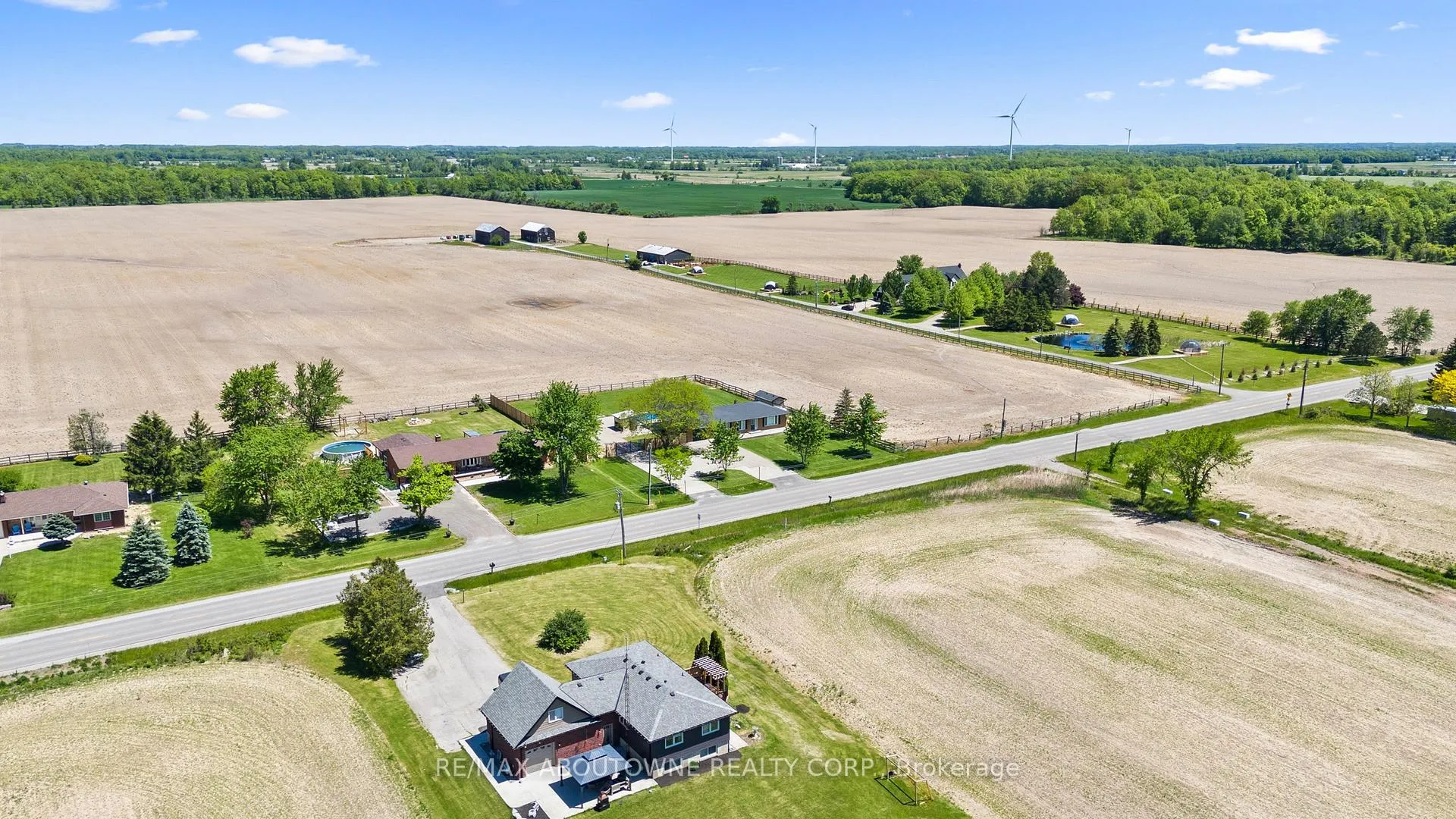 Photo 32 of 214 Binbrook Road, Hamilton, Rural Glanbrook — HOMEH