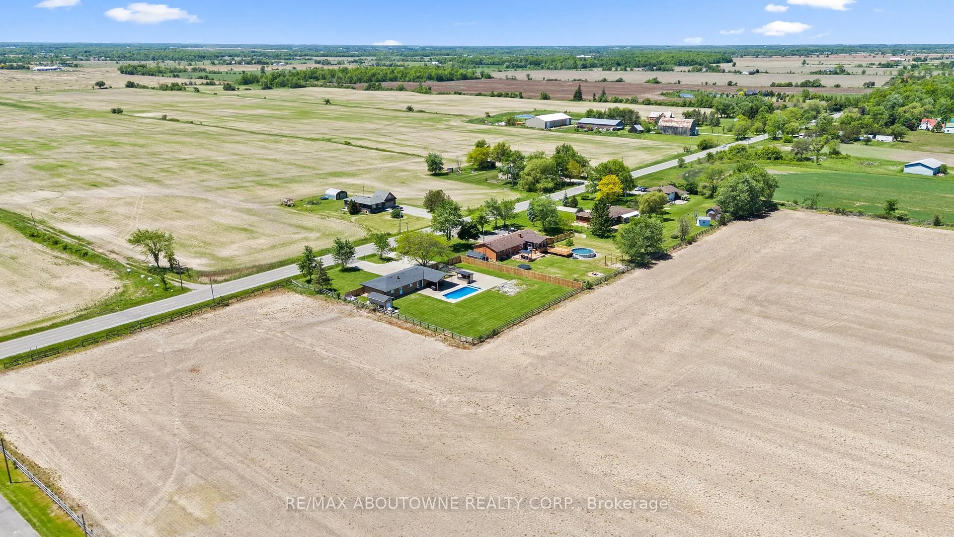 Photo 33 of 214 Binbrook Road, Hamilton, Rural Glanbrook — HOMEH