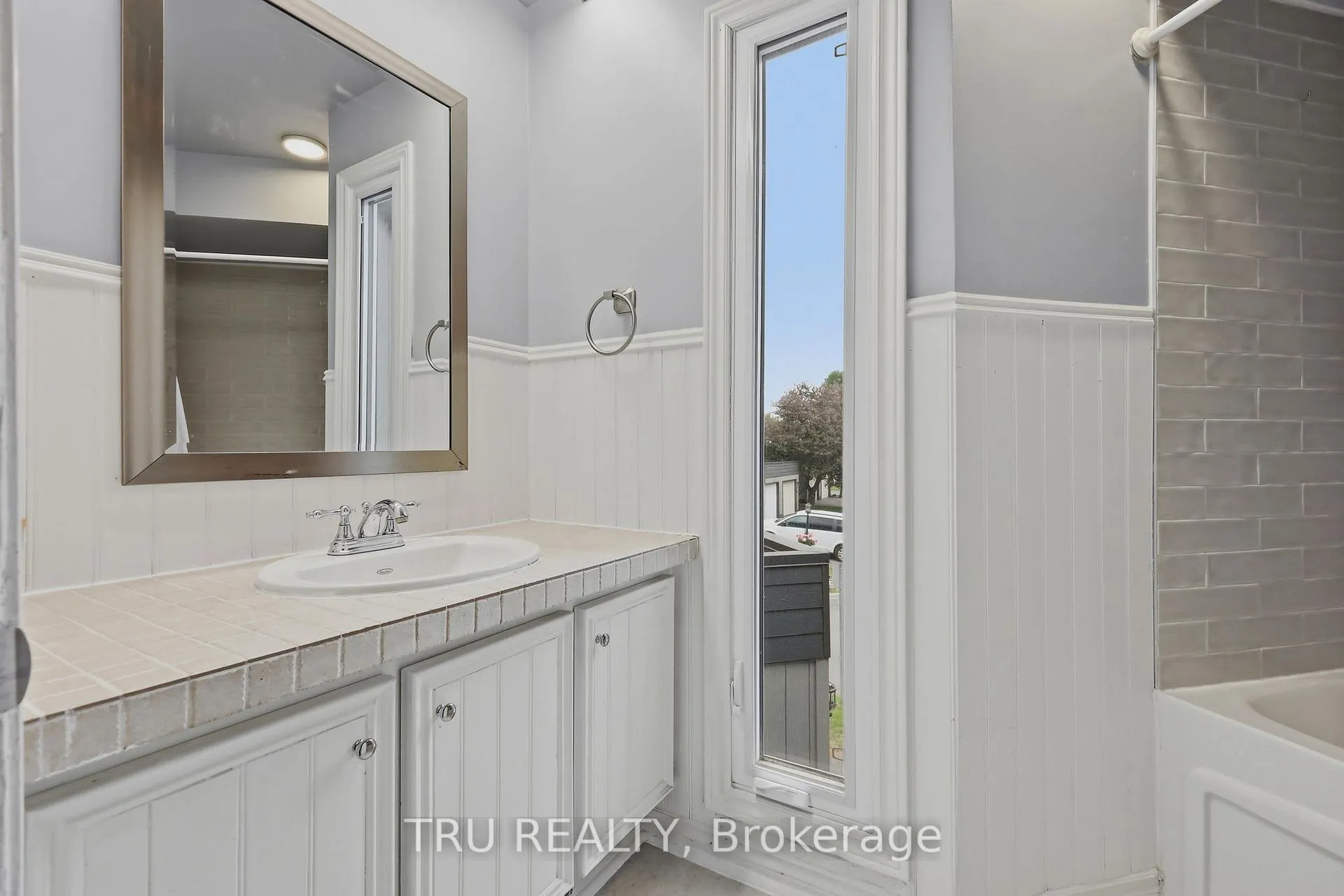 Photo 19 of Unit 37, 24 Compata Way, Ottawa, Blackburn Hamlet (South) — HOMEH