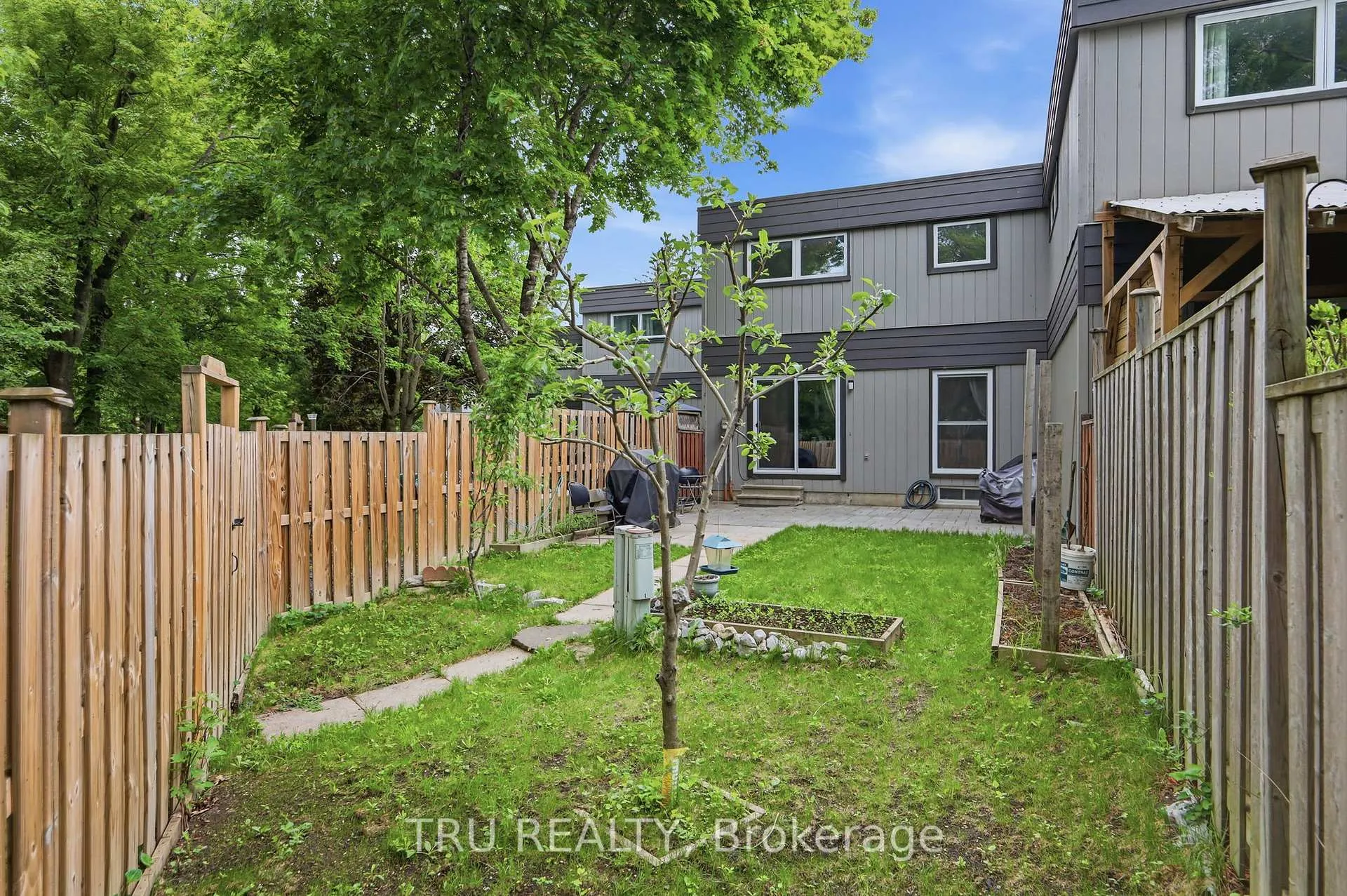 Photo 38 of Unit 37, 24 Compata Way, Ottawa, Blackburn Hamlet (South) — HOMEH
