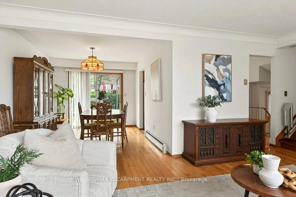 Photo 4 of 134 Greeningdon Drive, Hamilton, Greeningdon — HOMEH