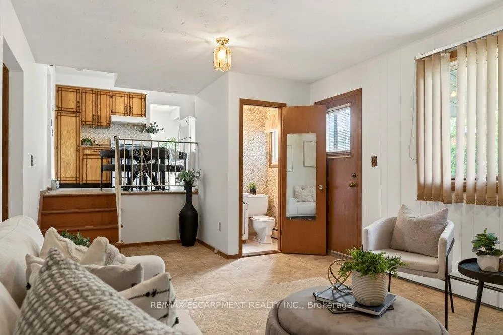 Photo 10 of 134 Greeningdon Drive, Hamilton, Greeningdon — HOMEH